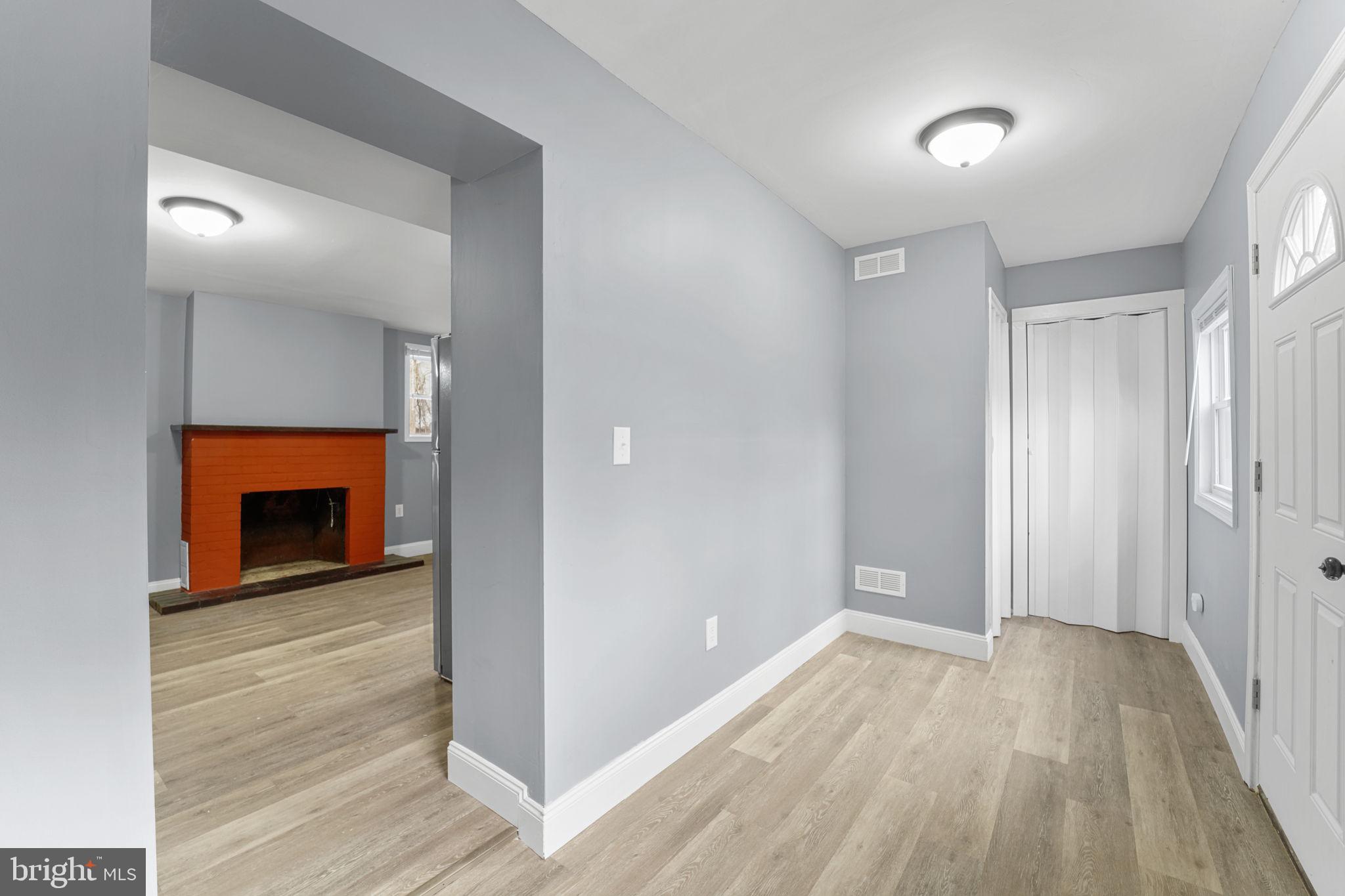 LAUREL LAKES - Residential