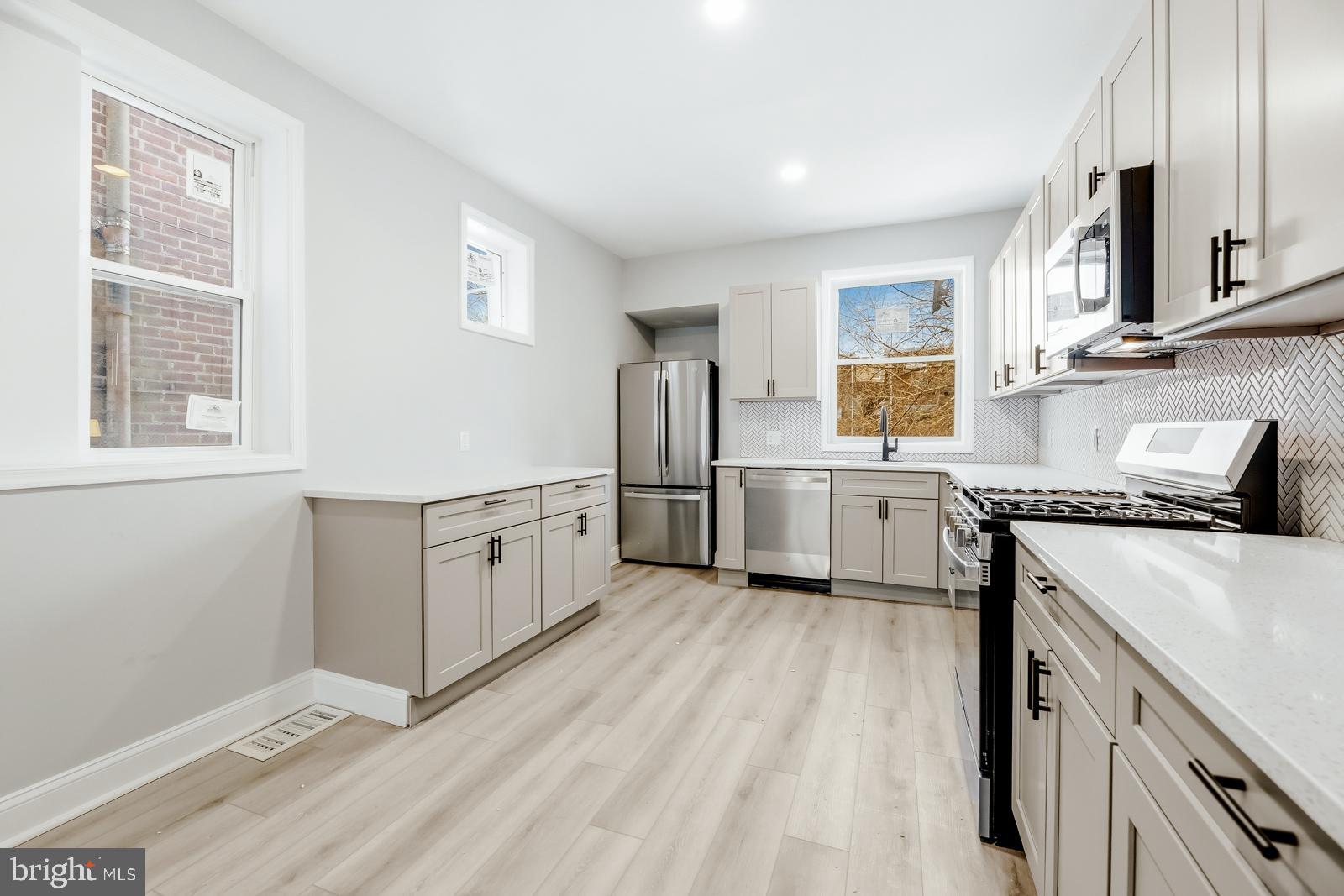 MAYFAIR - Residential