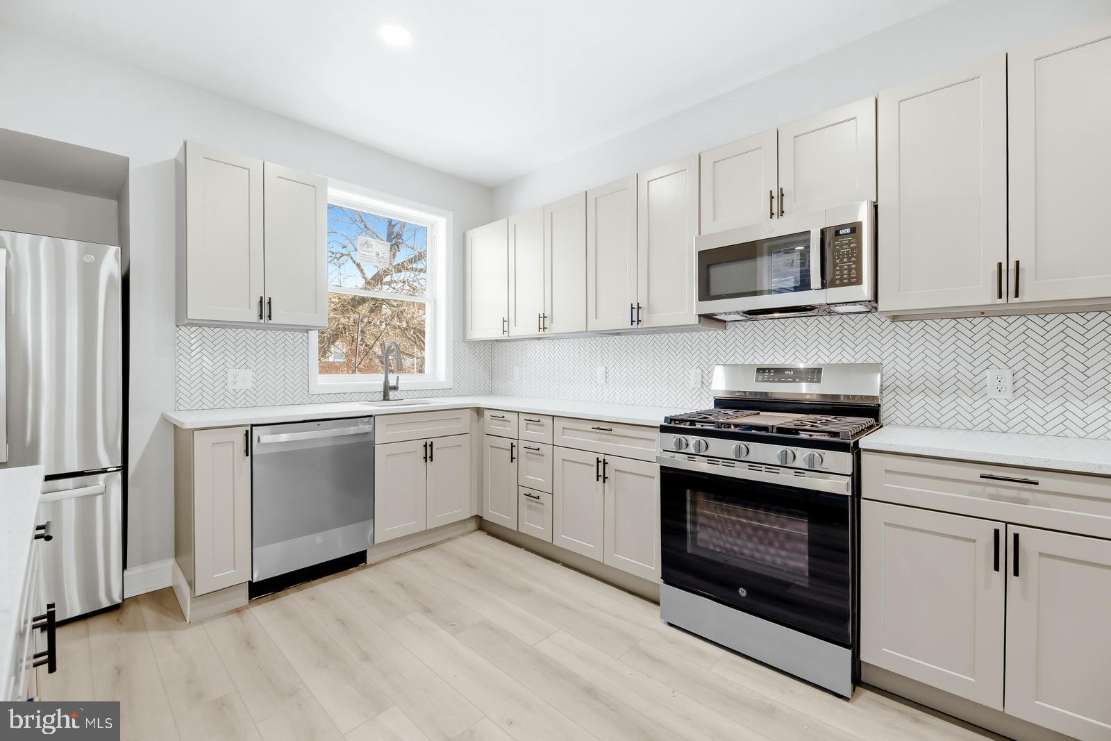 MAYFAIR - Residential