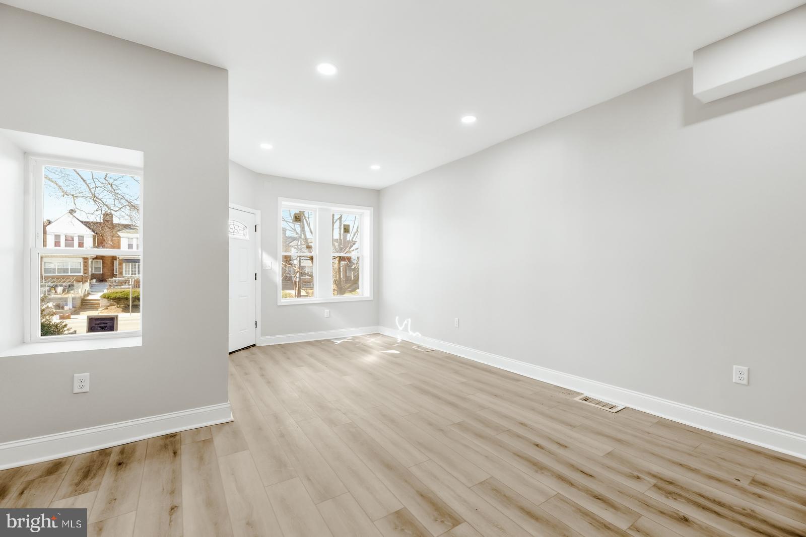 MAYFAIR - Residential