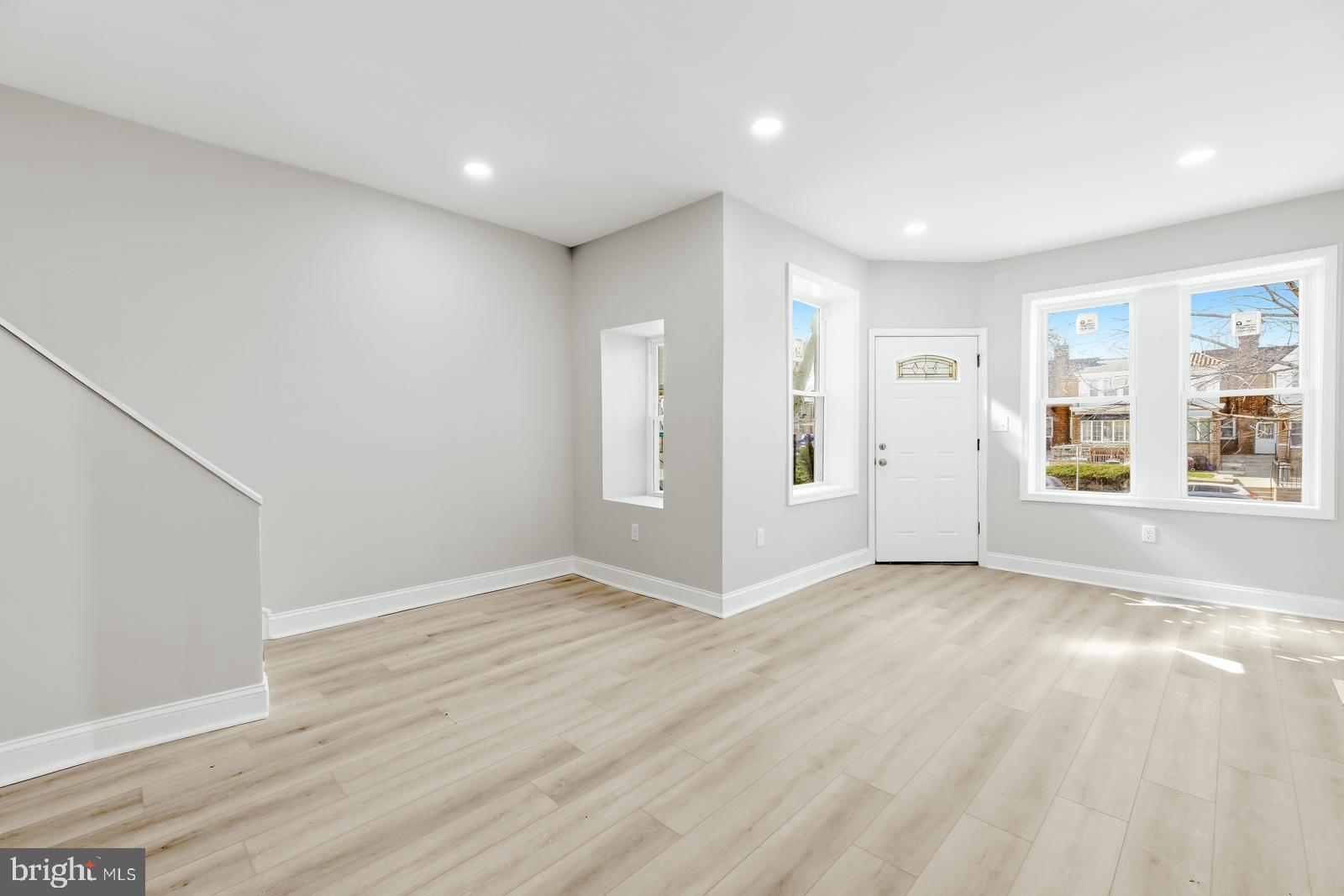 MAYFAIR - Residential