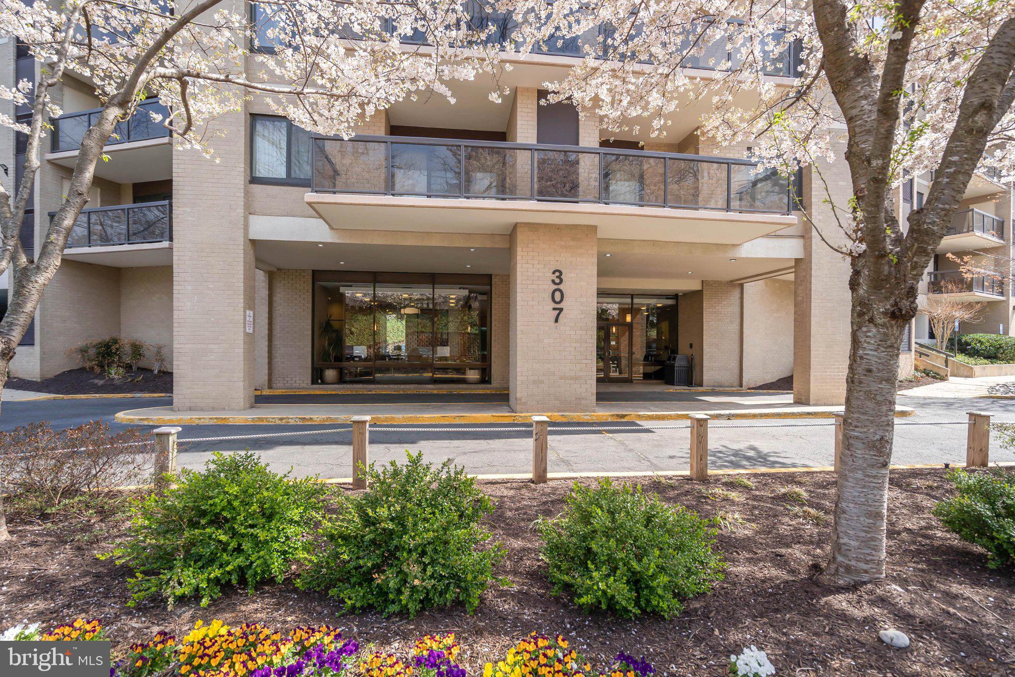 WATERGATE AT LANDMARK - Residential