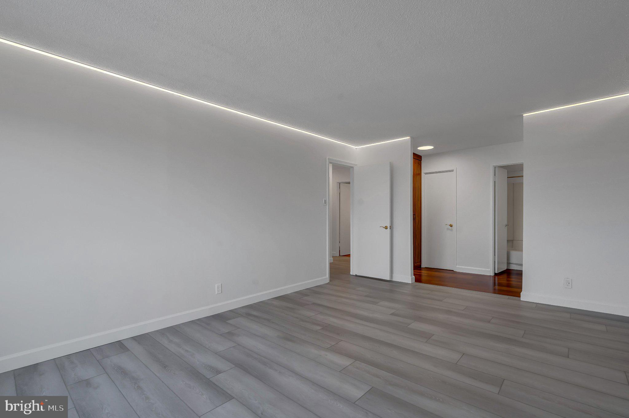 WATERGATE AT LANDMARK - Residential