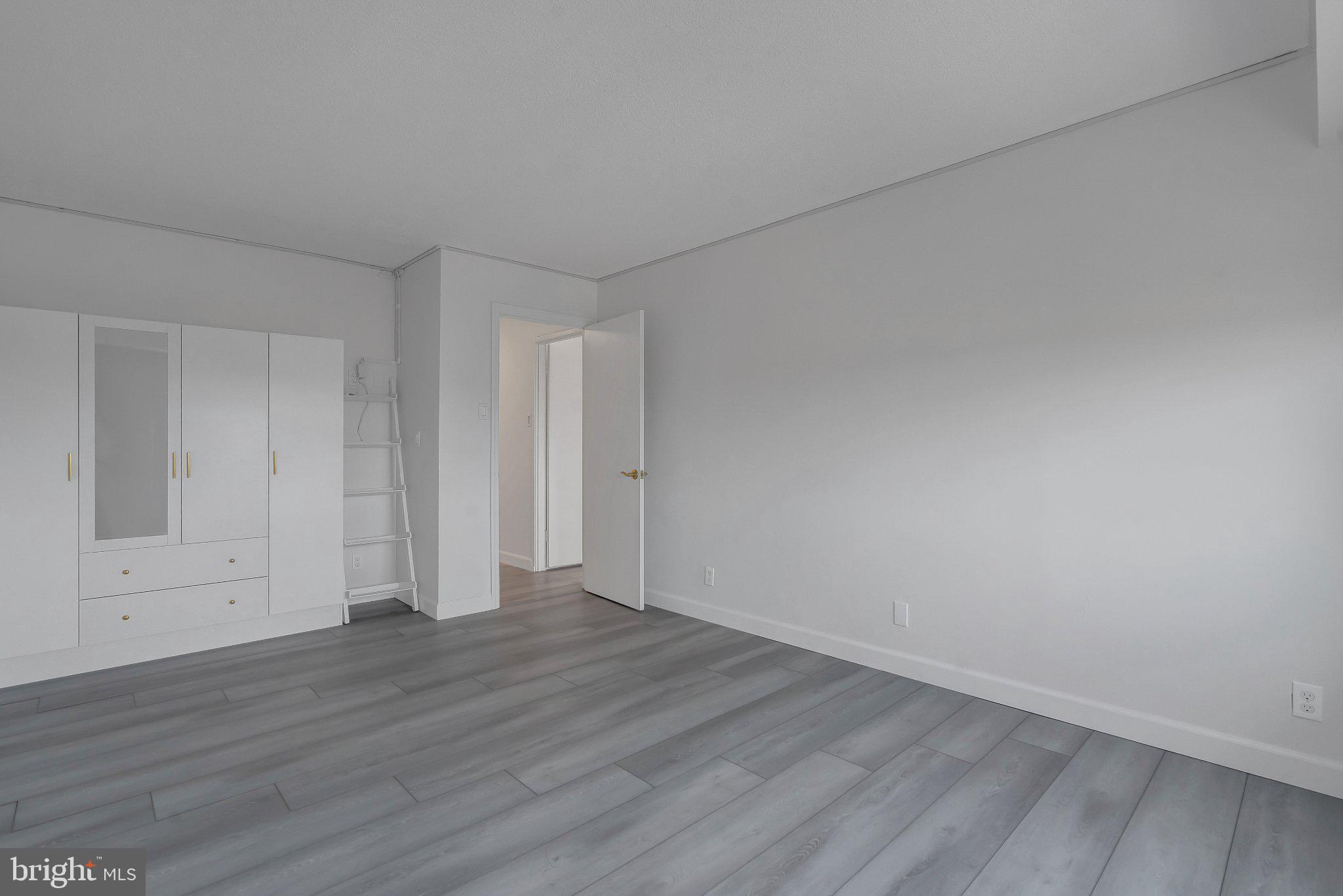 WATERGATE AT LANDMARK - Residential