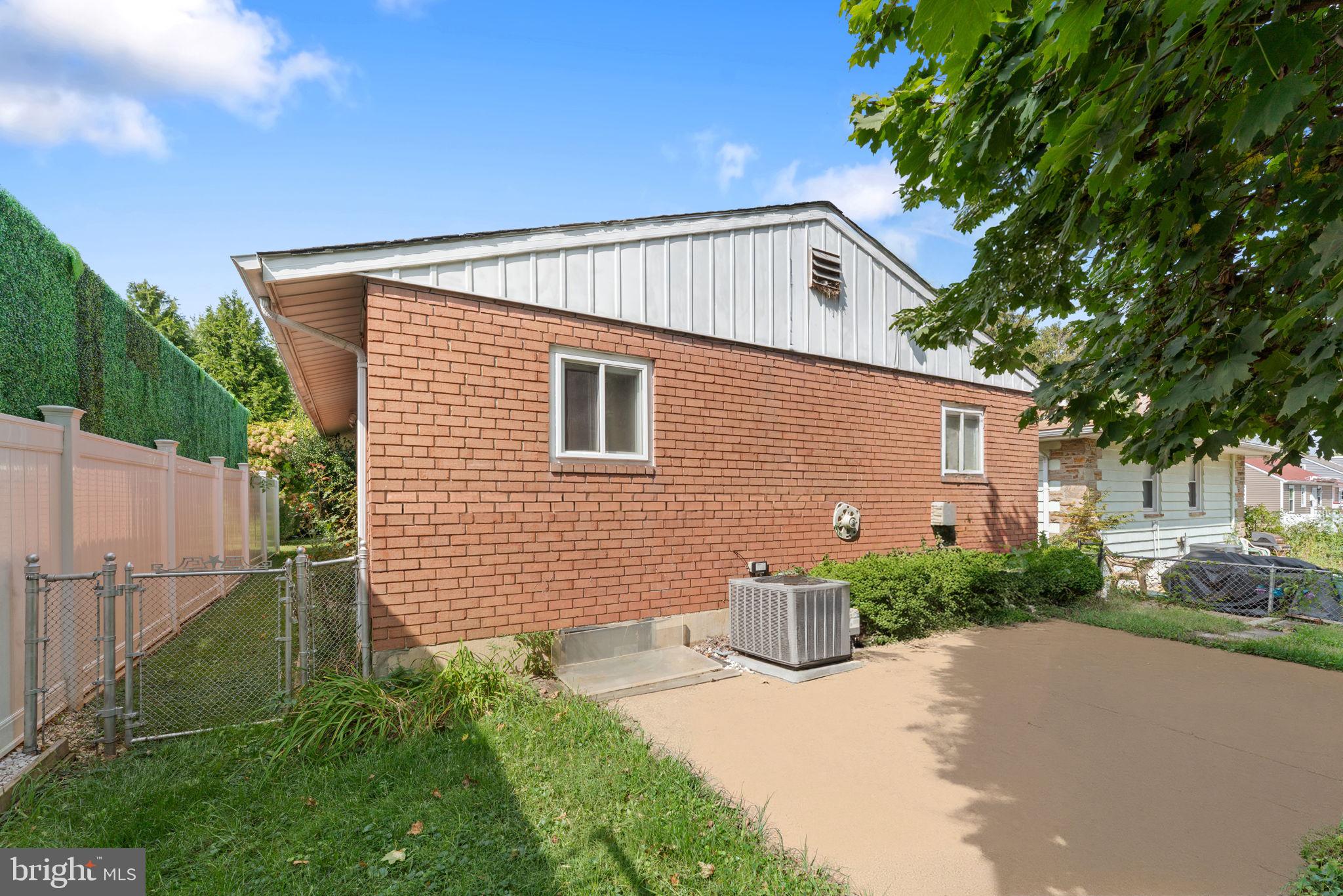 CATONSVILLE MANOR - Residential Income