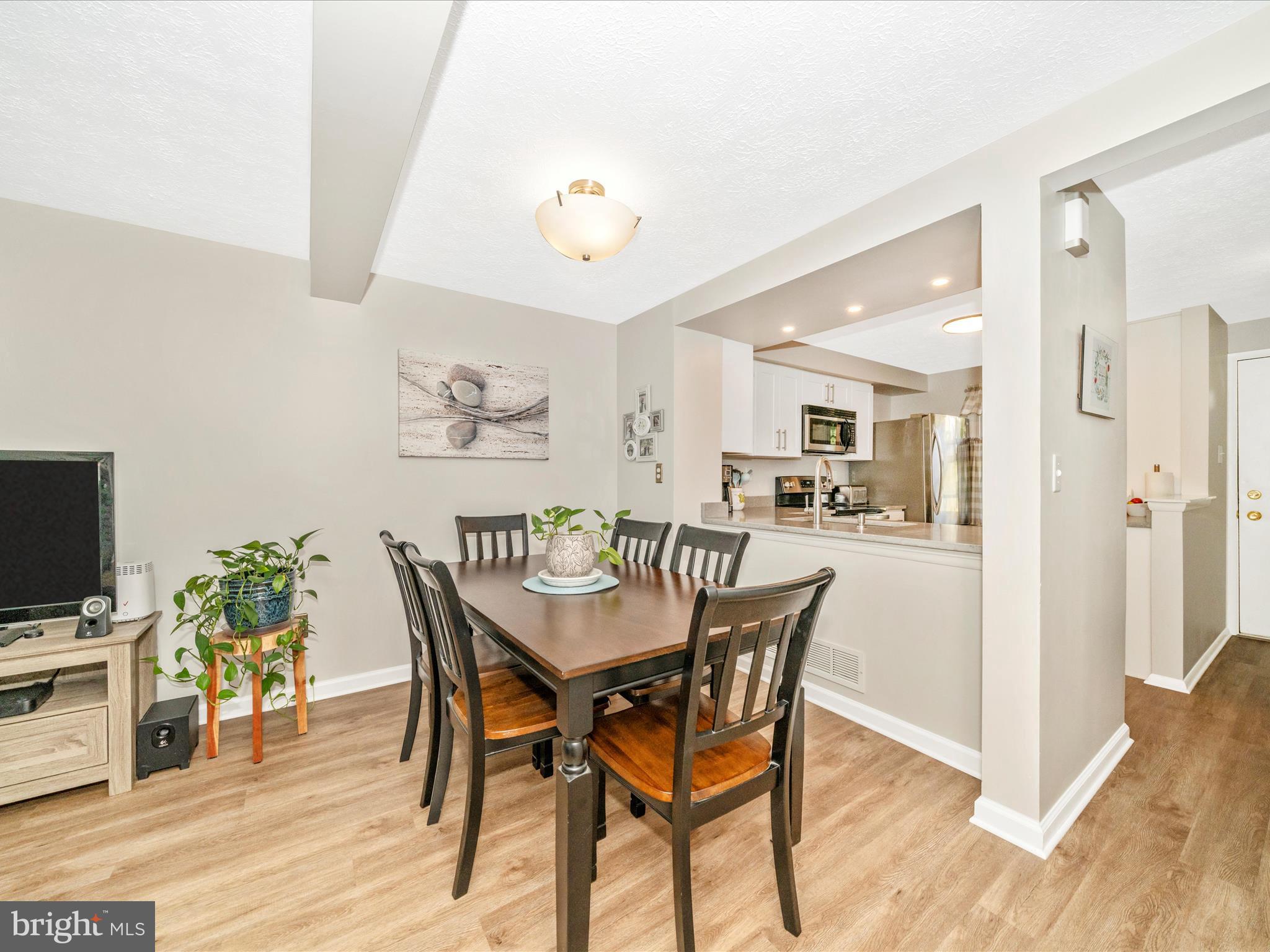 GUNNERS LAKE VILLAGE - Residential