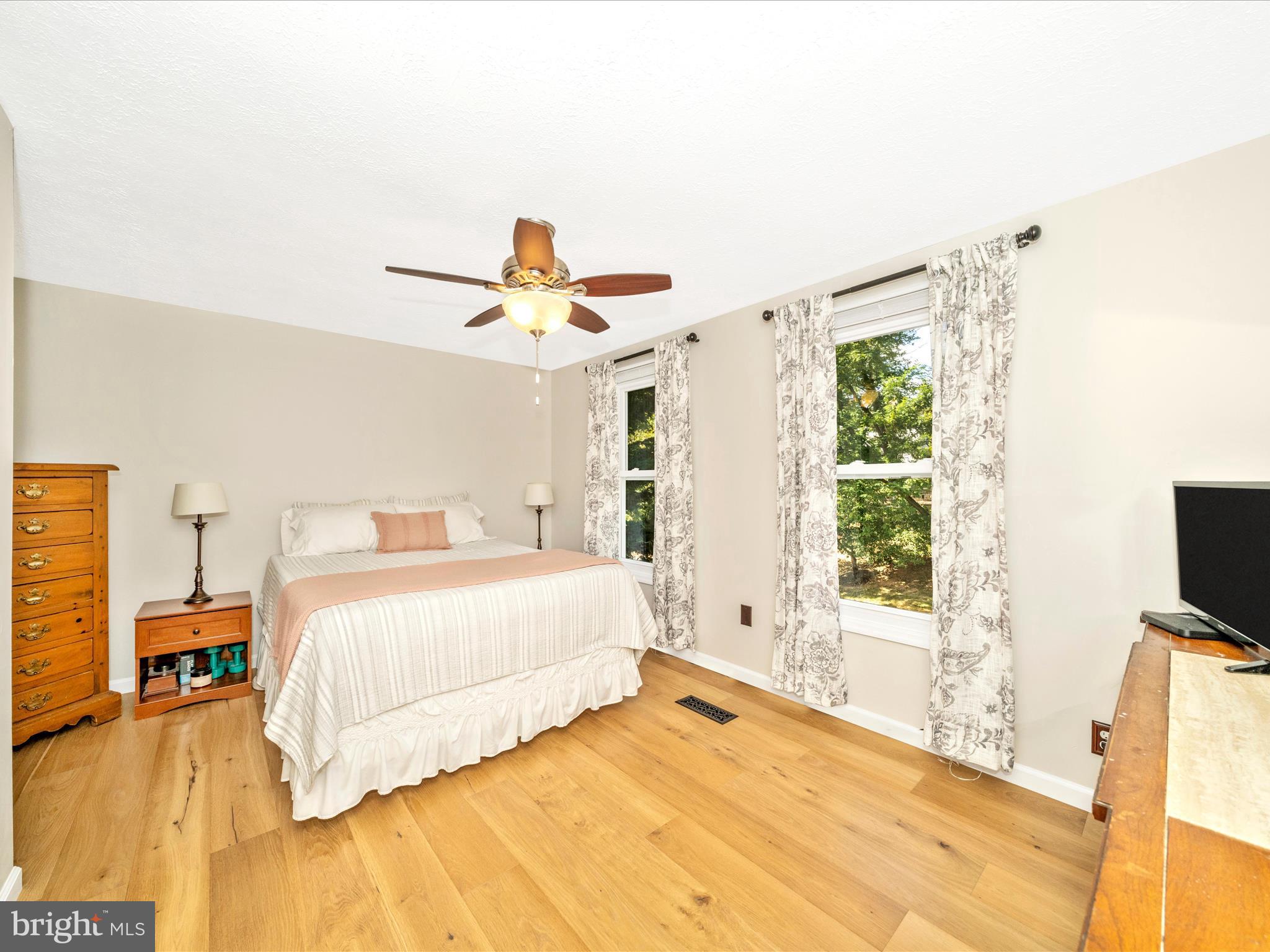 GUNNERS LAKE VILLAGE - Residential