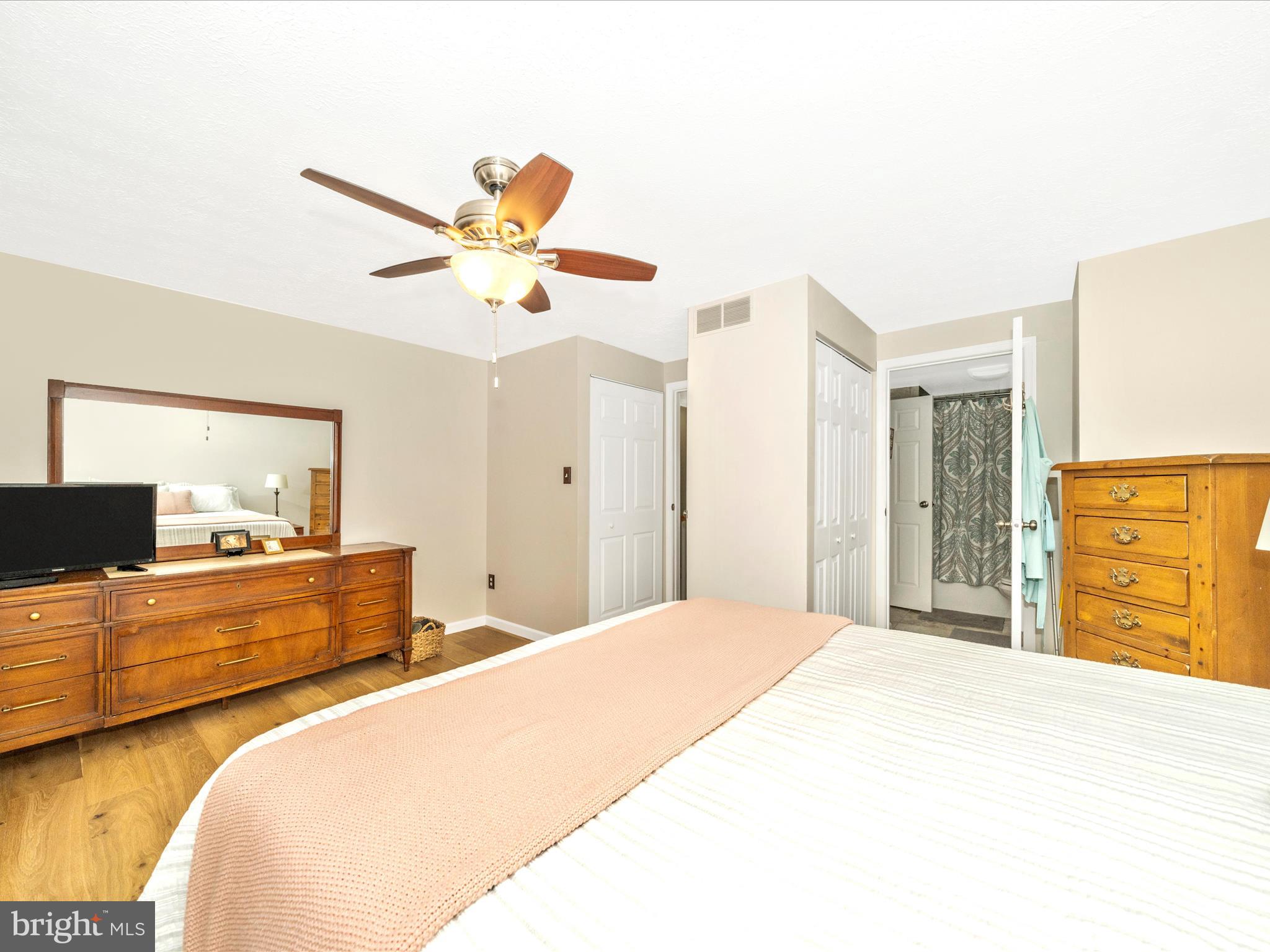 GUNNERS LAKE VILLAGE - Residential