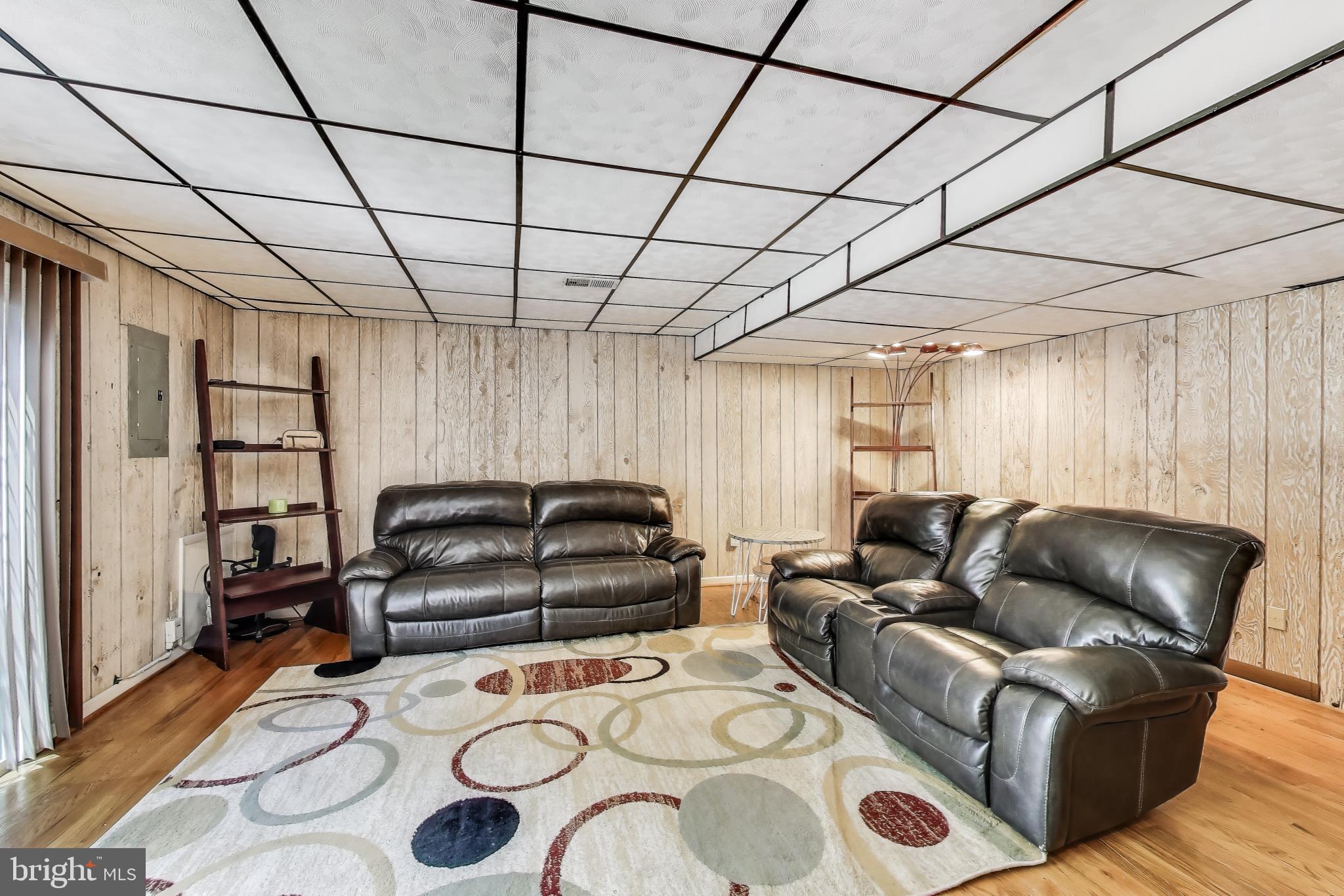 HILLCREST - Residential