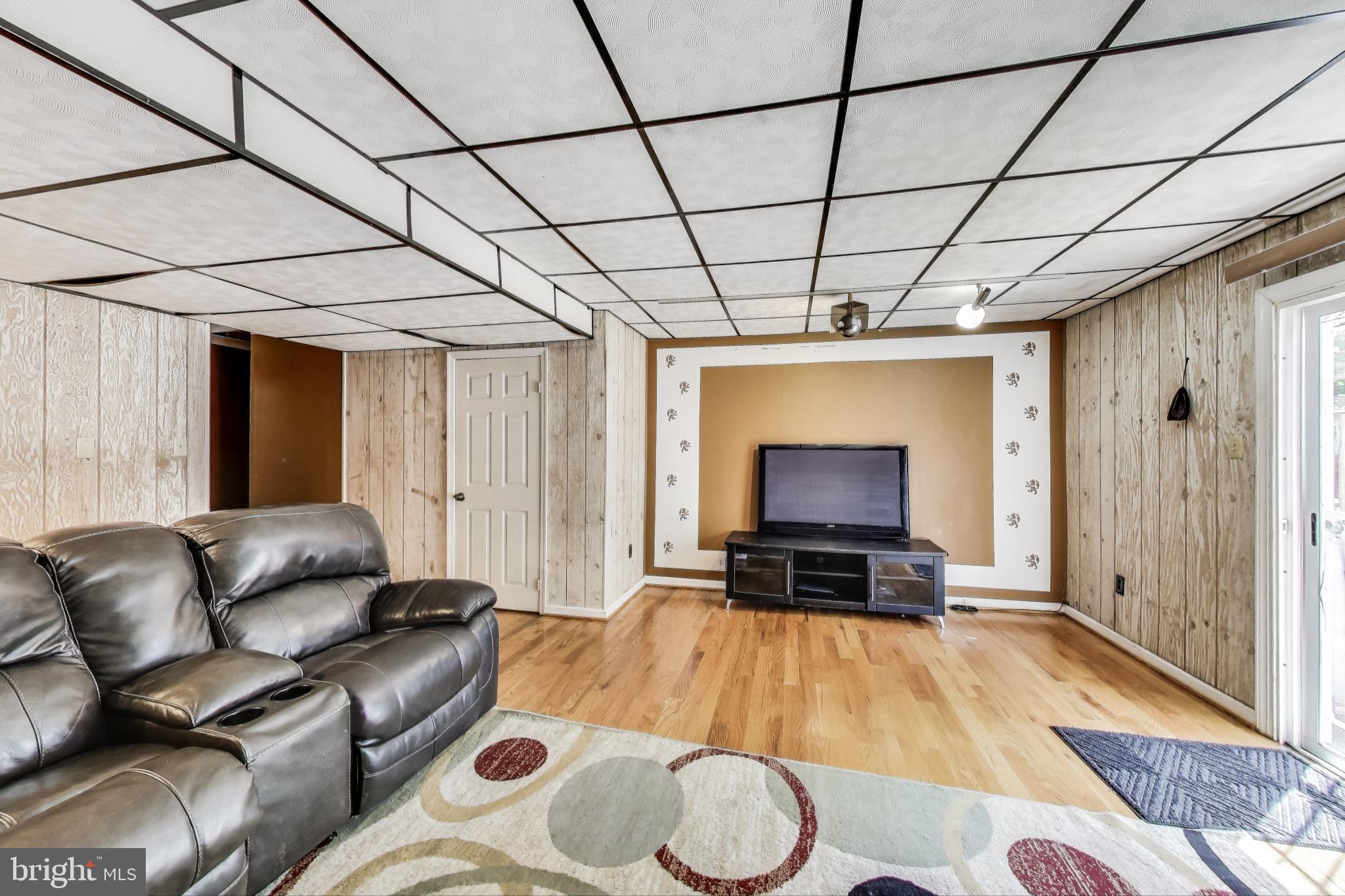 HILLCREST - Residential