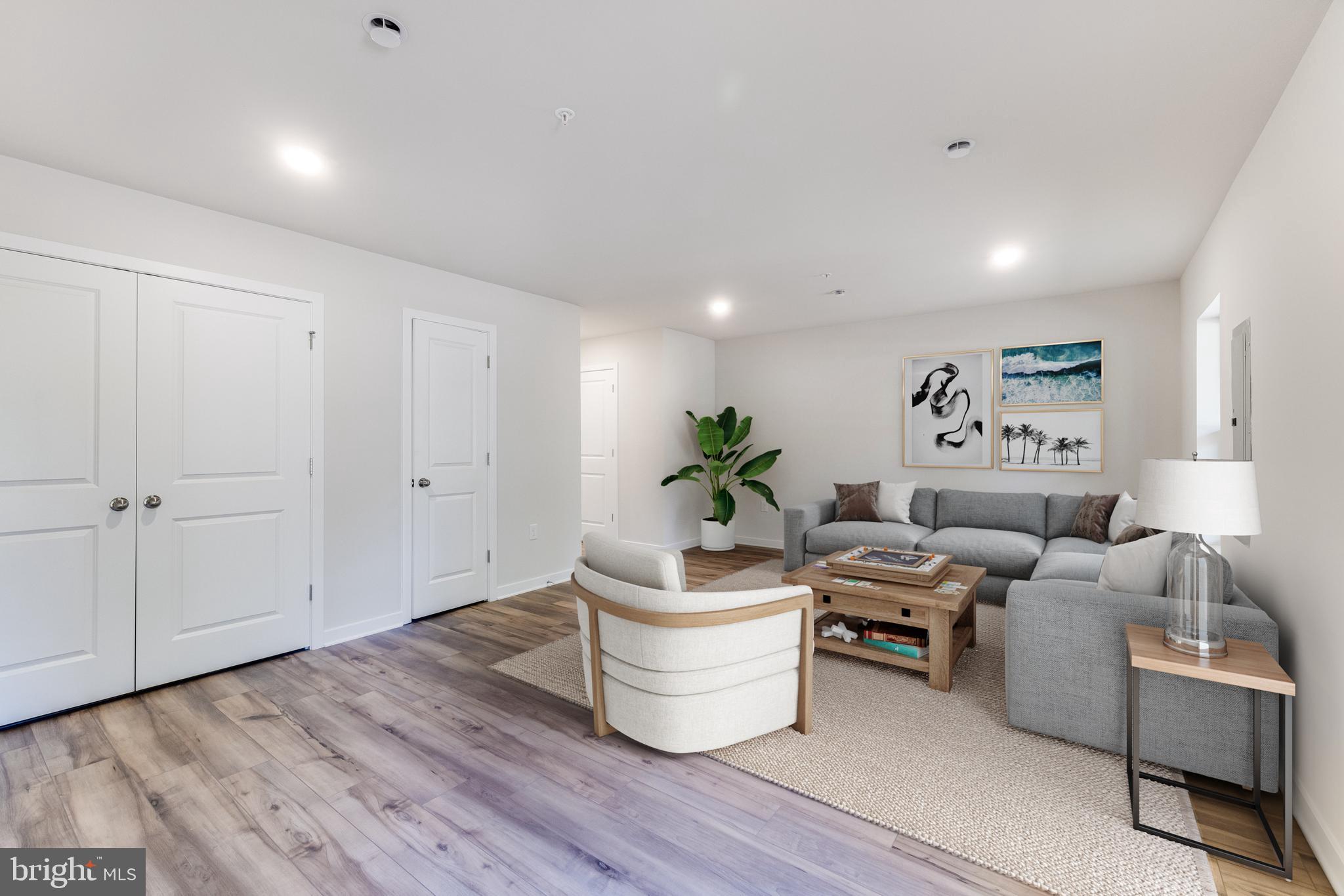 FREESTONE VILLAGE - Residential