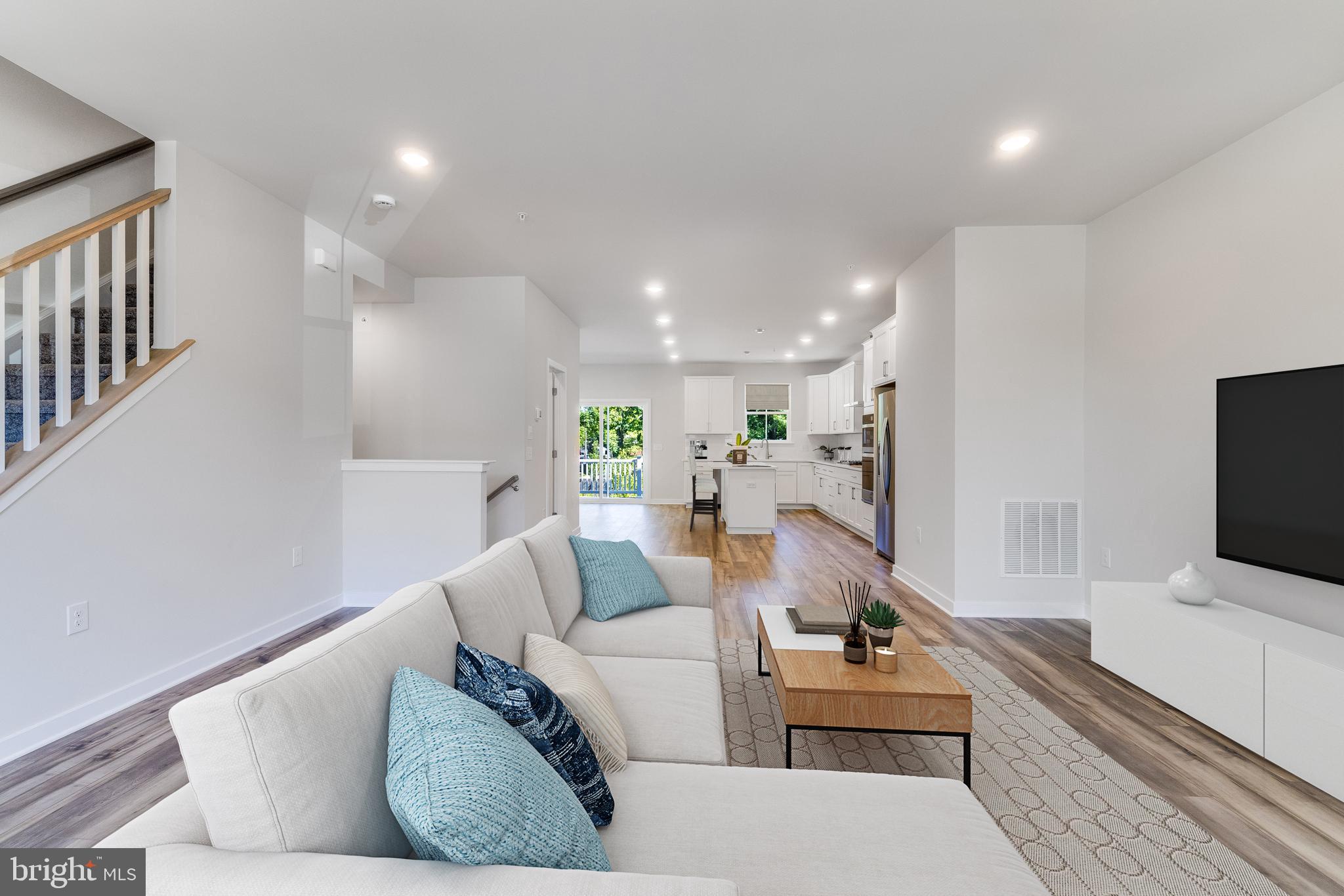 FREESTONE VILLAGE - Residential