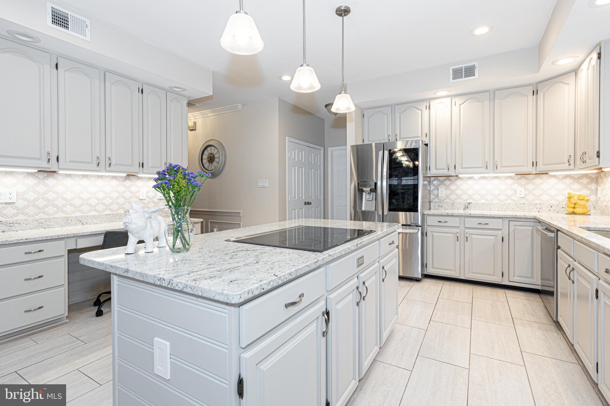 CROSSPOINTE - Residential