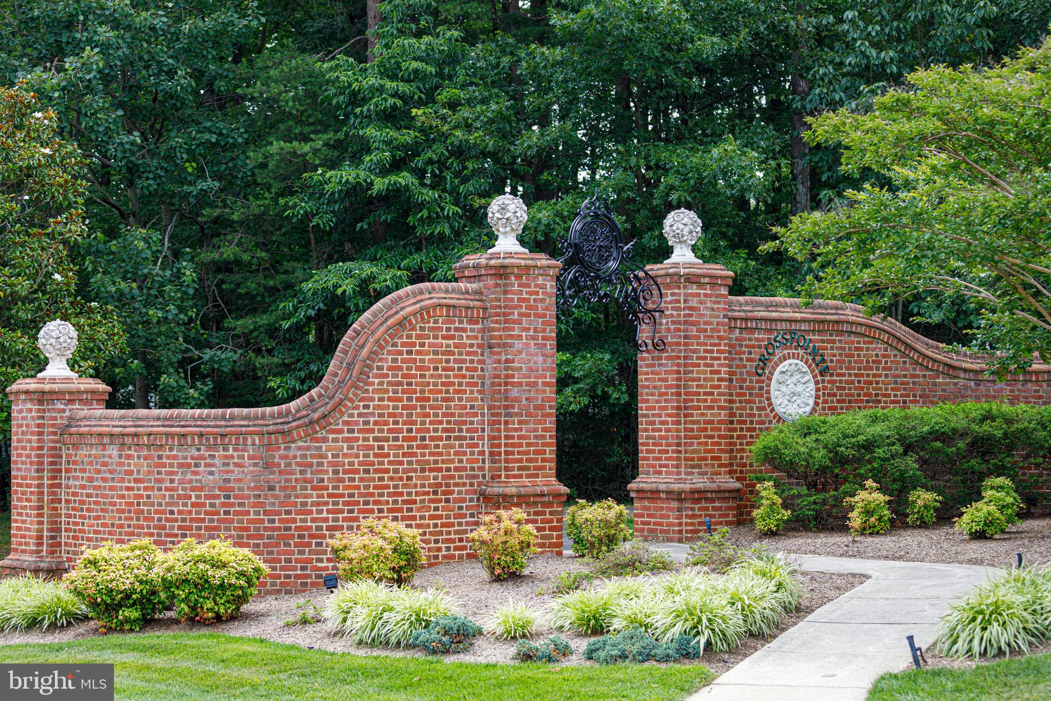 CROSSPOINTE - Residential