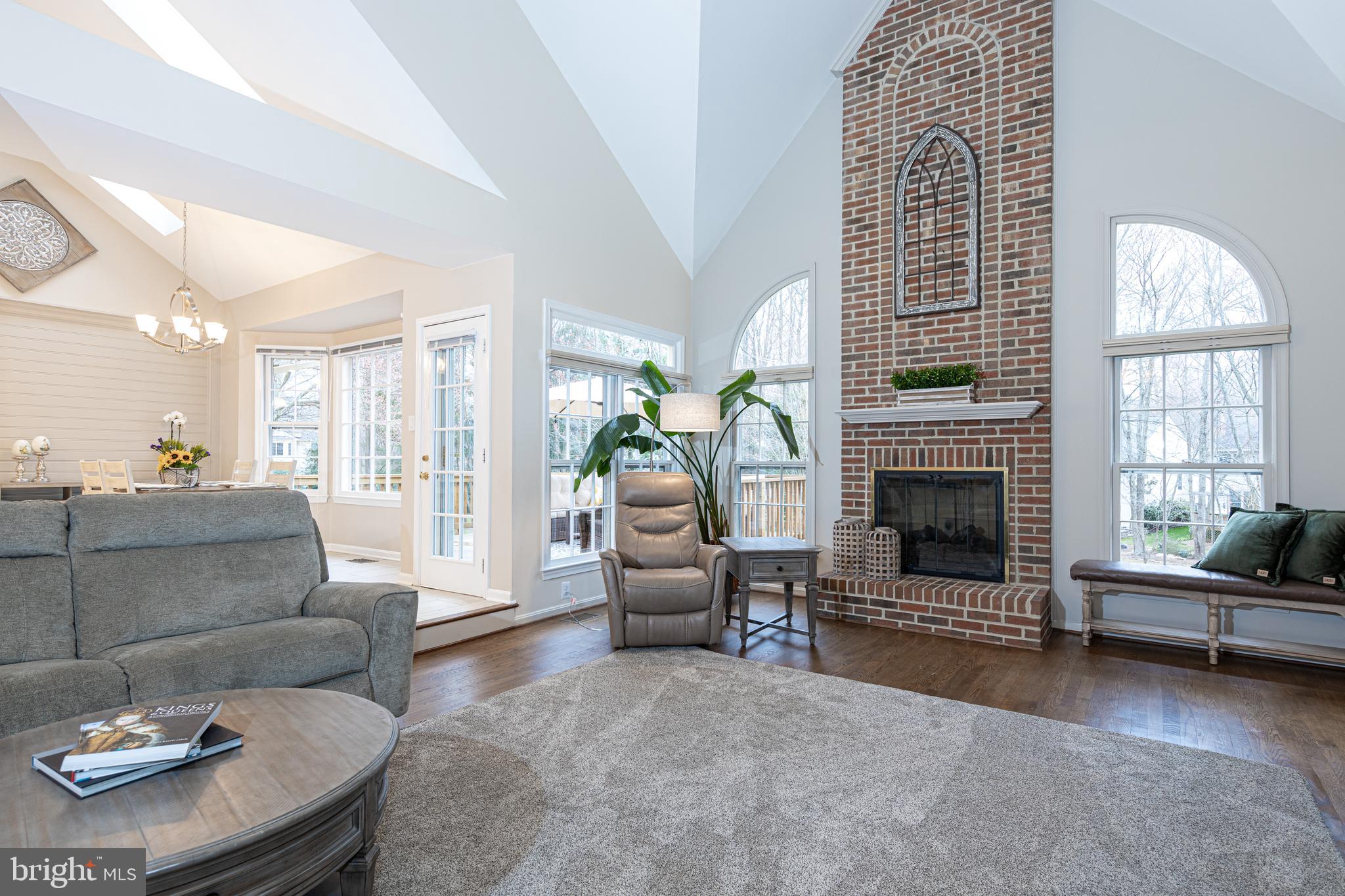 CROSSPOINTE - Residential