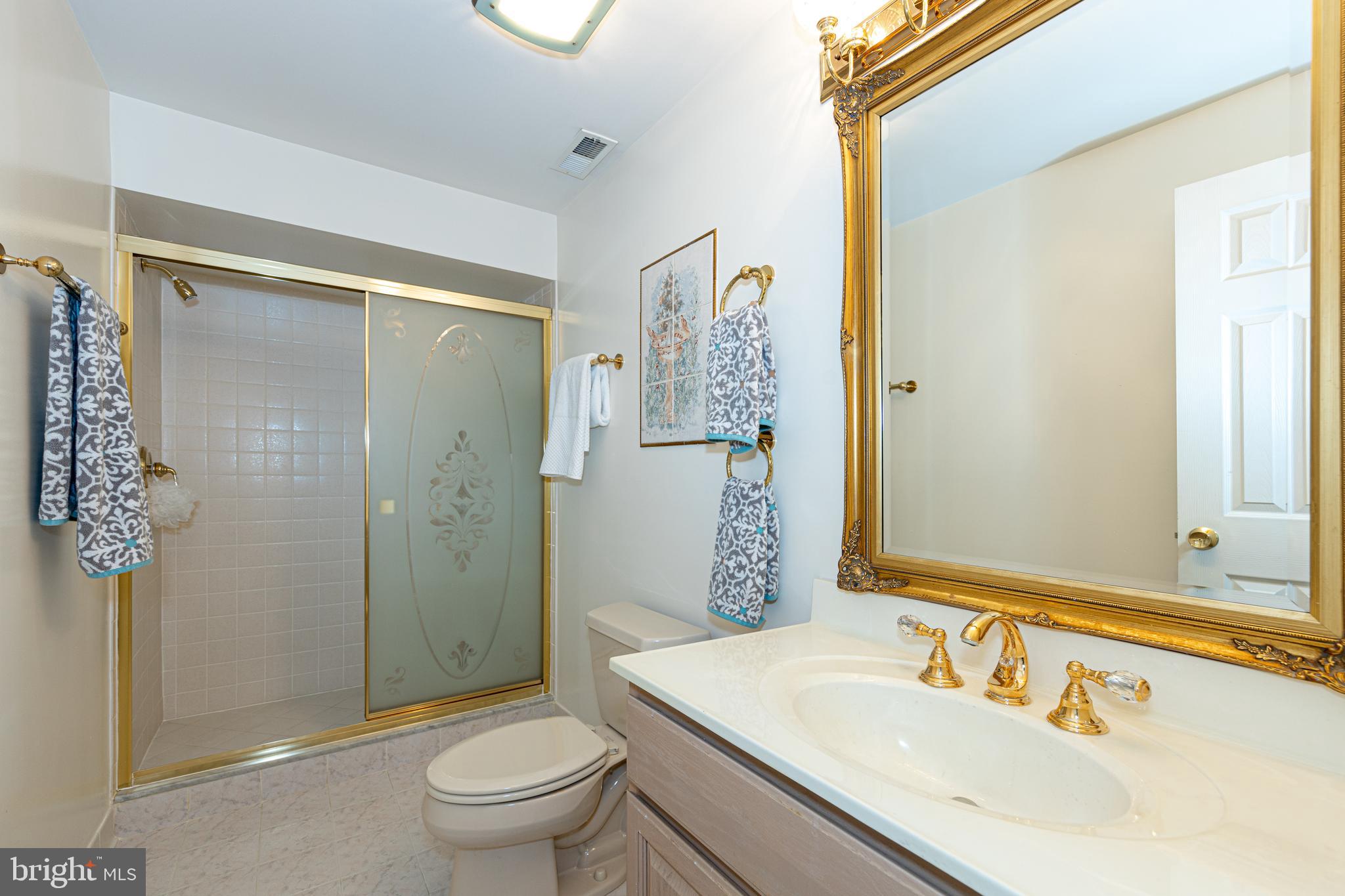 CROSSPOINTE - Residential