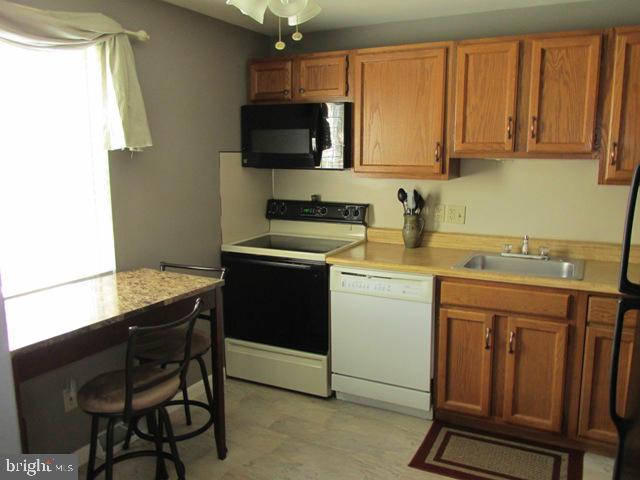 COOL CREEK CONDOS - Residential