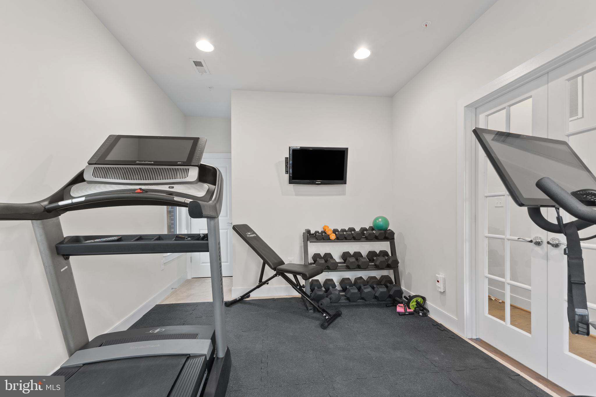 CAMERON PARK - Residential