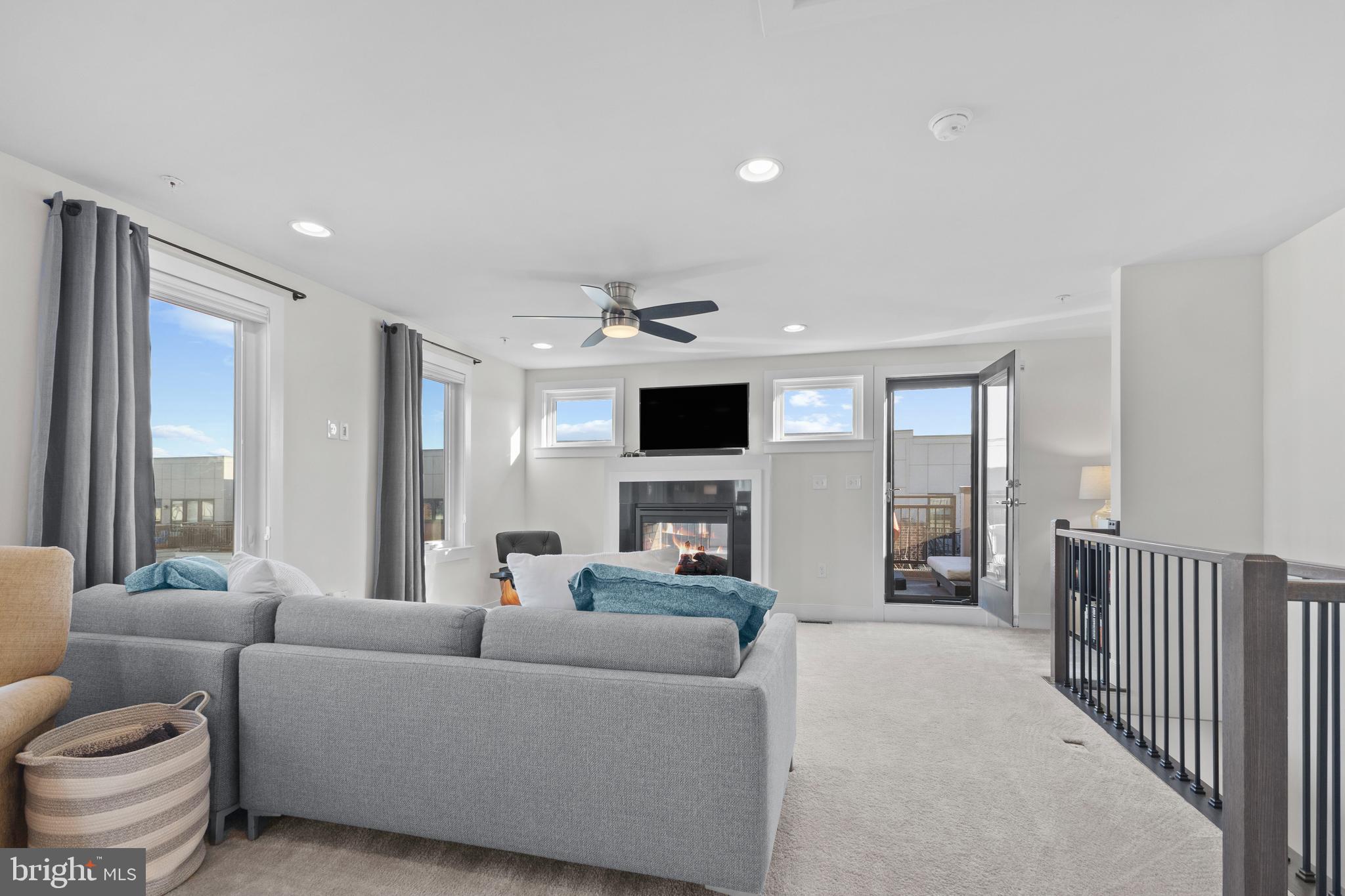 CAMERON PARK - Residential