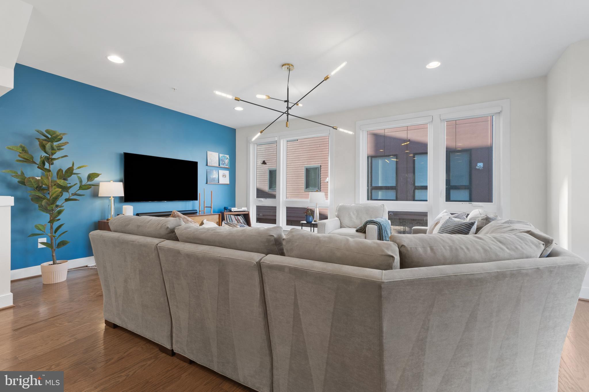 CAMERON PARK - Residential