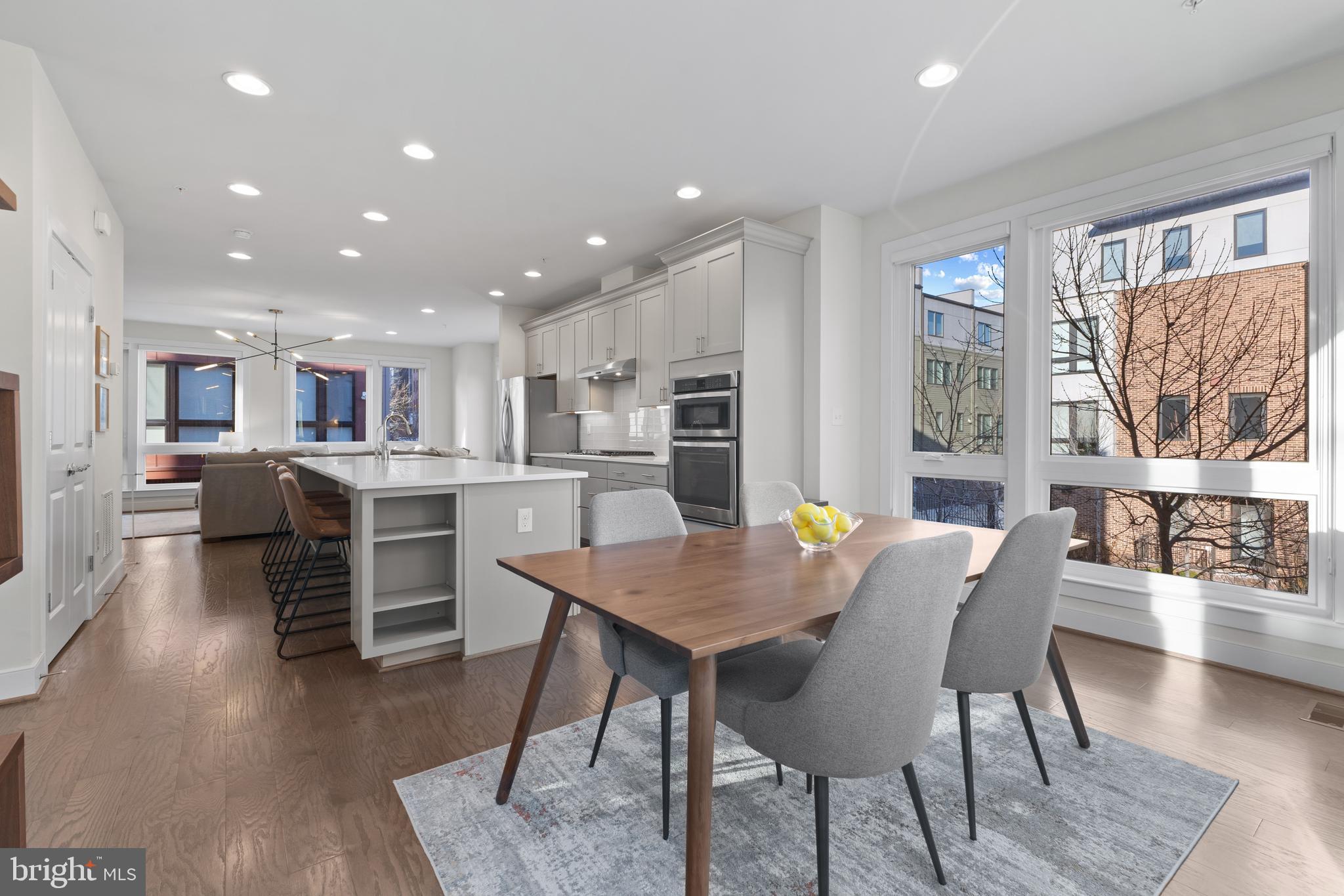 CAMERON PARK - Residential