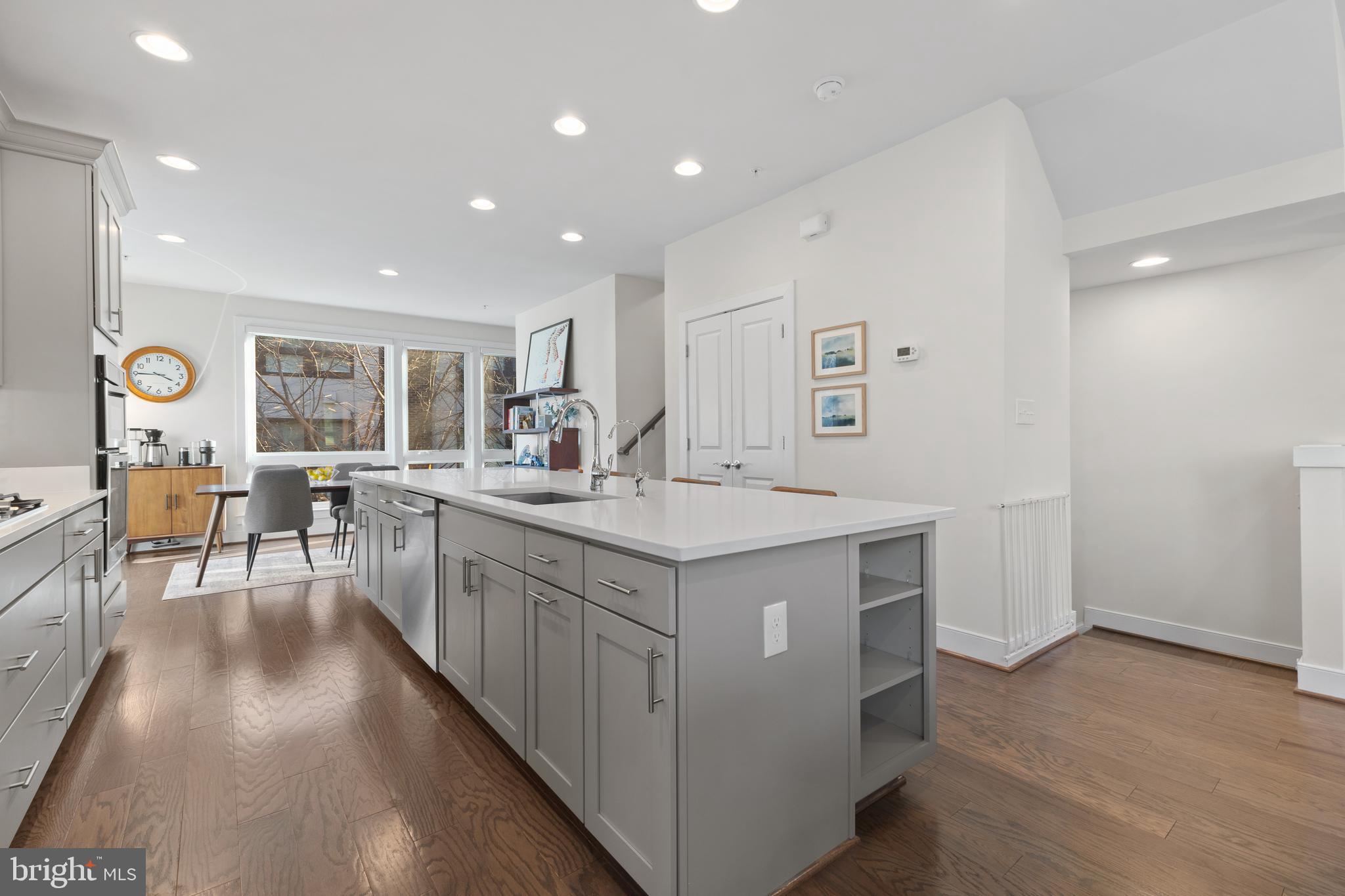 CAMERON PARK - Residential