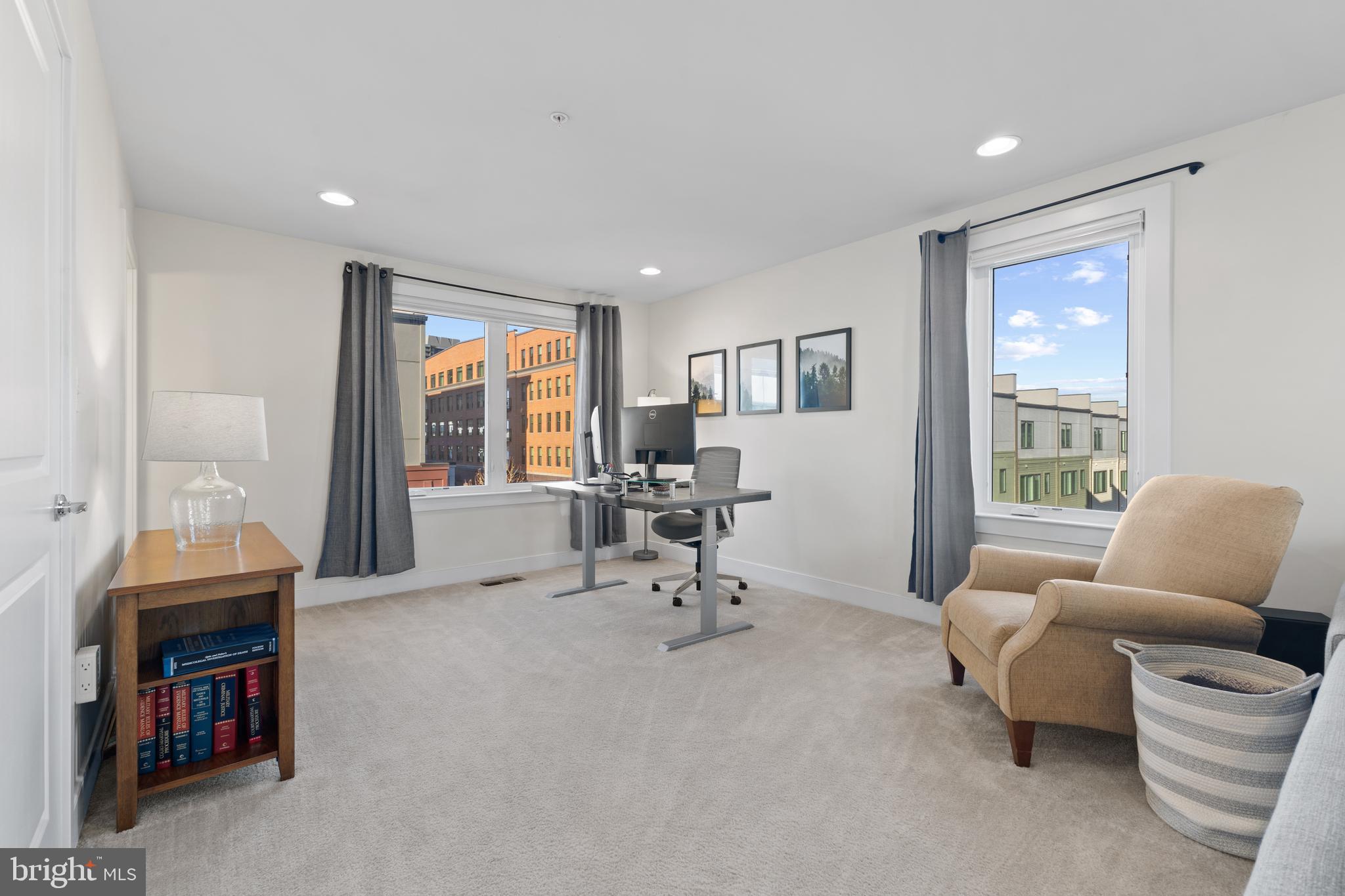 CAMERON PARK - Residential