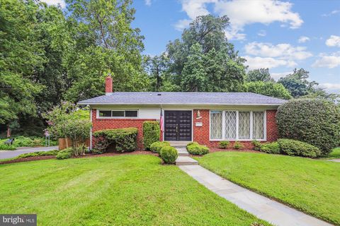 Photo of 3909 Woodlawn Road, CHEVY CHASE, MD 20815 (MLS # MDMC2215688)