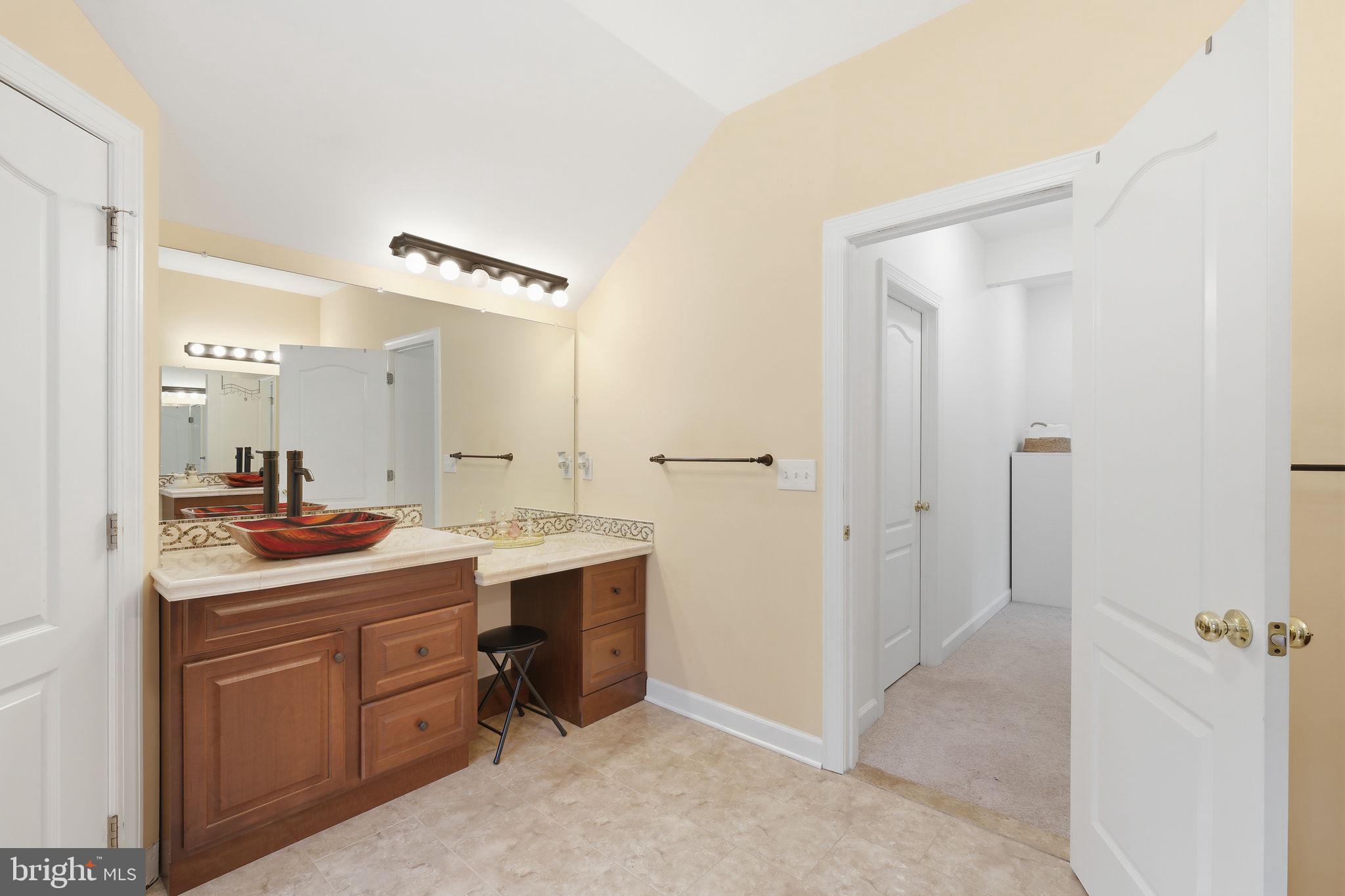 ANCIENT OAK - Residential