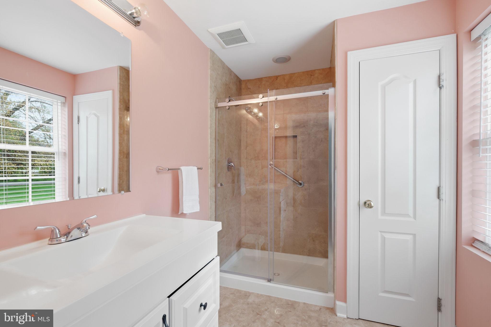 ANCIENT OAK - Residential