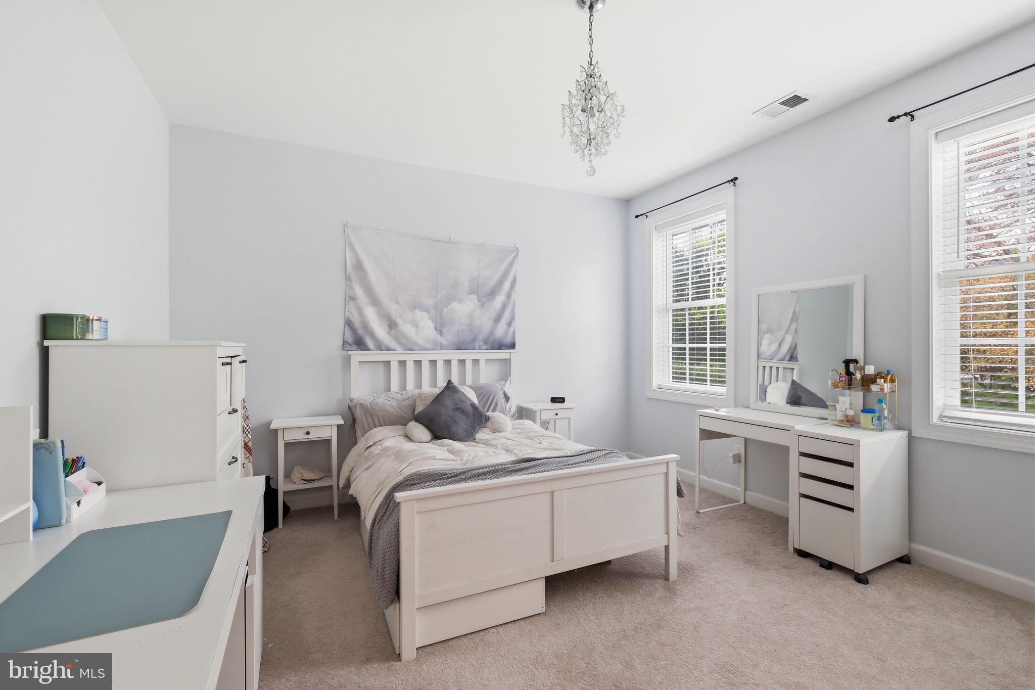 ANCIENT OAK - Residential