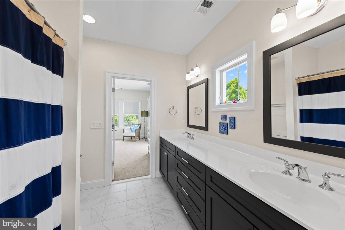 IRONS LANE - Residential