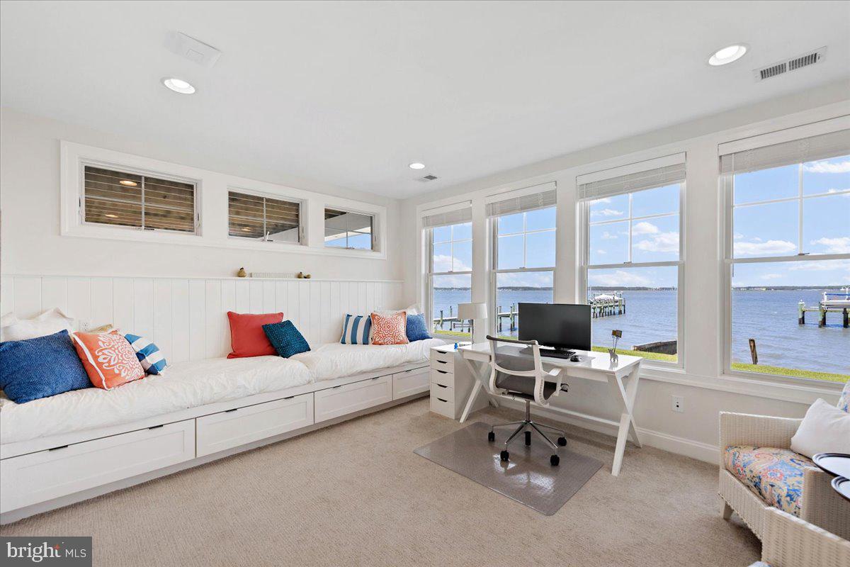 IRONS LANE - Residential