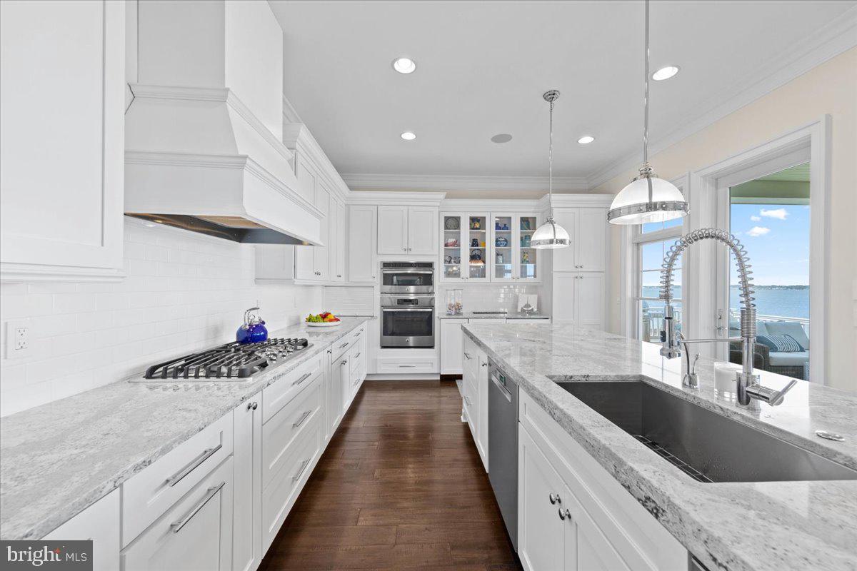 IRONS LANE - Residential