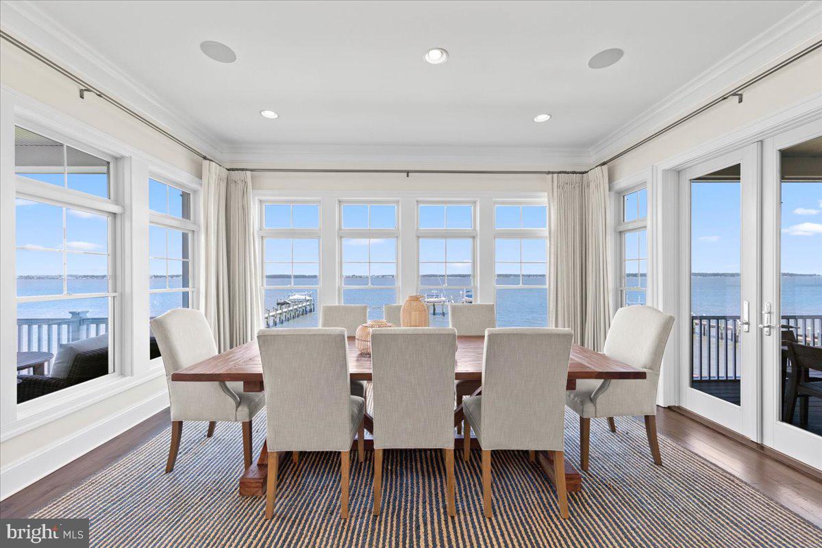 IRONS LANE - Residential