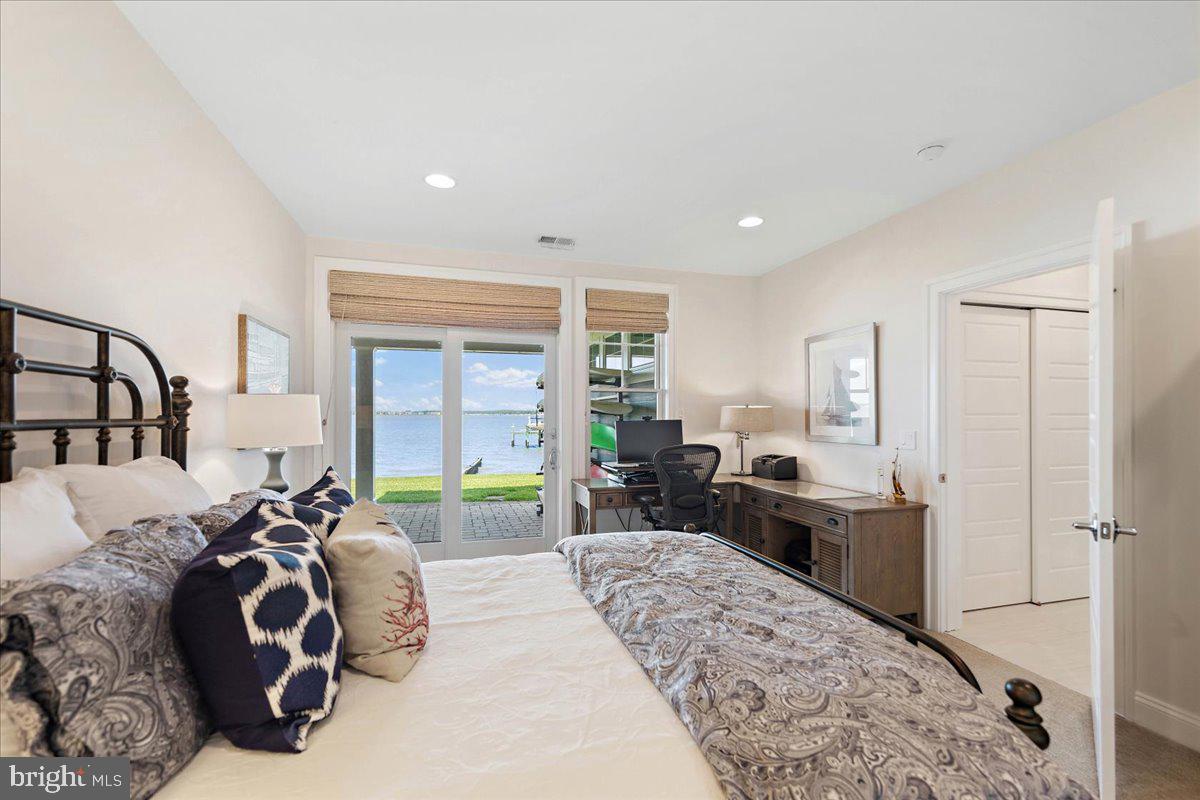 IRONS LANE - Residential