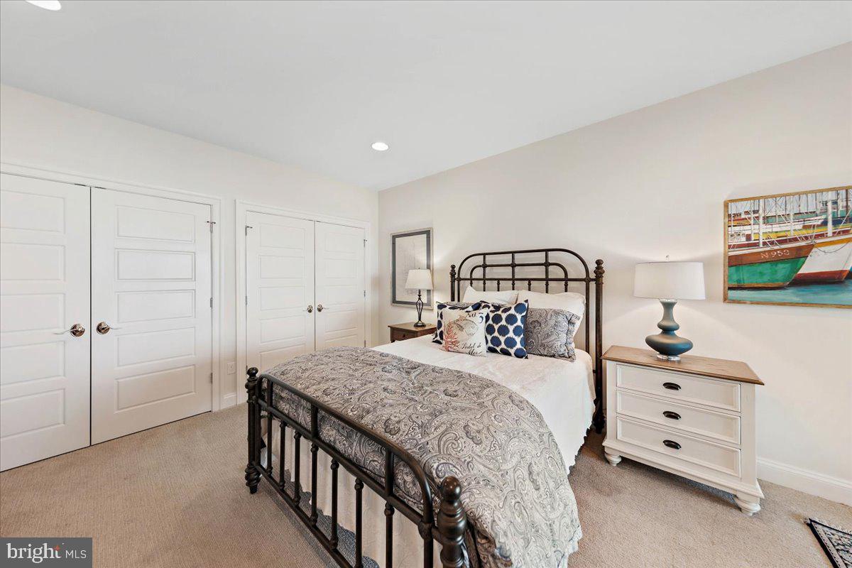 IRONS LANE - Residential