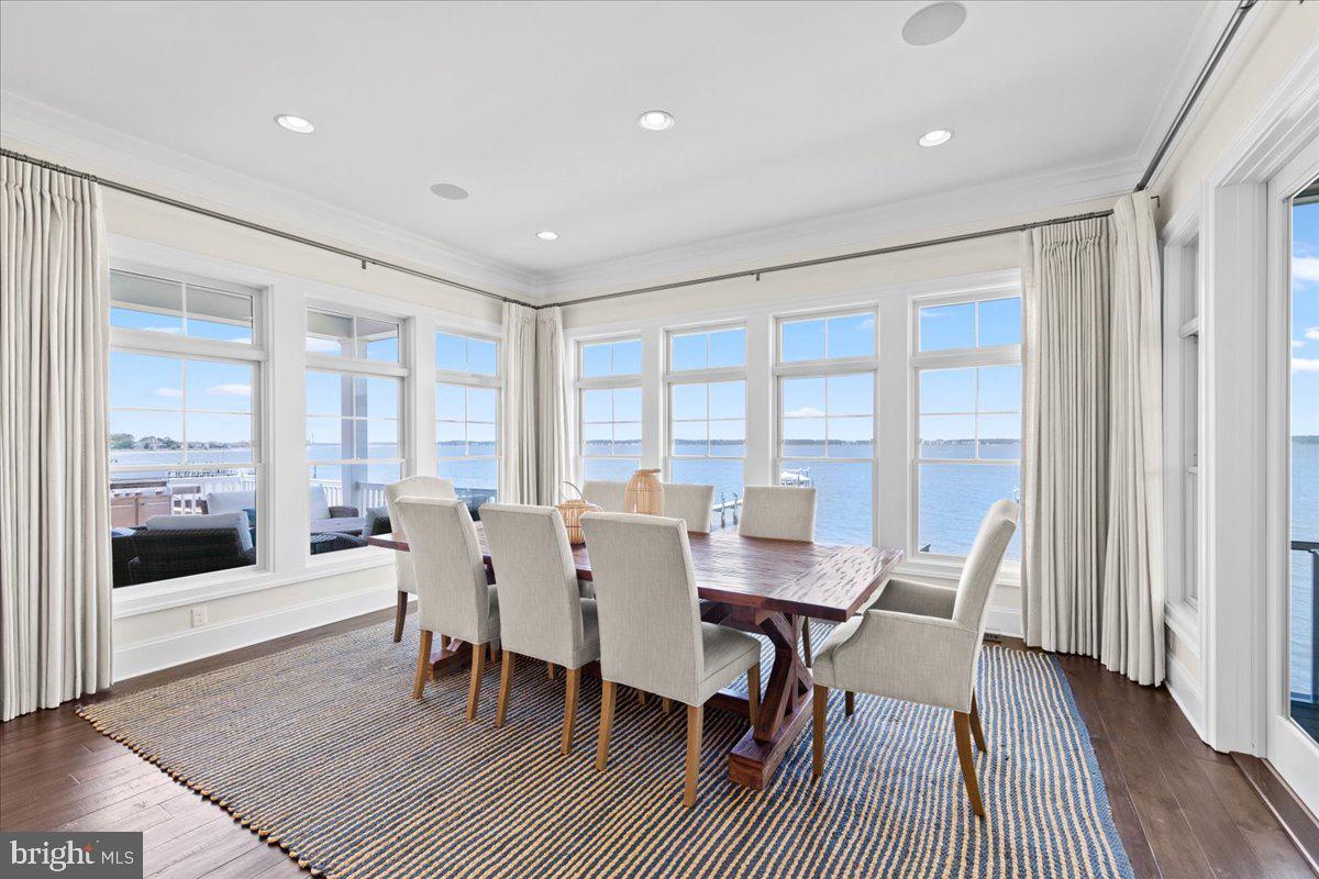 IRONS LANE - Residential