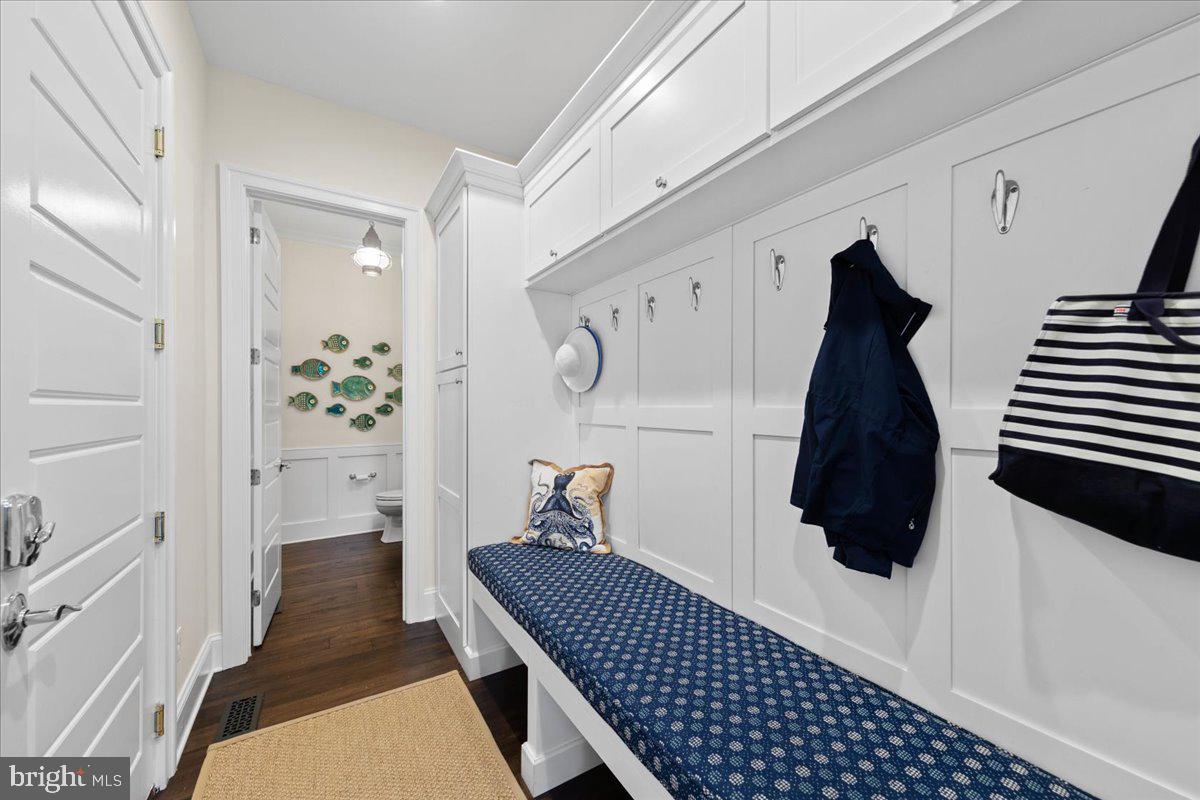 IRONS LANE - Residential