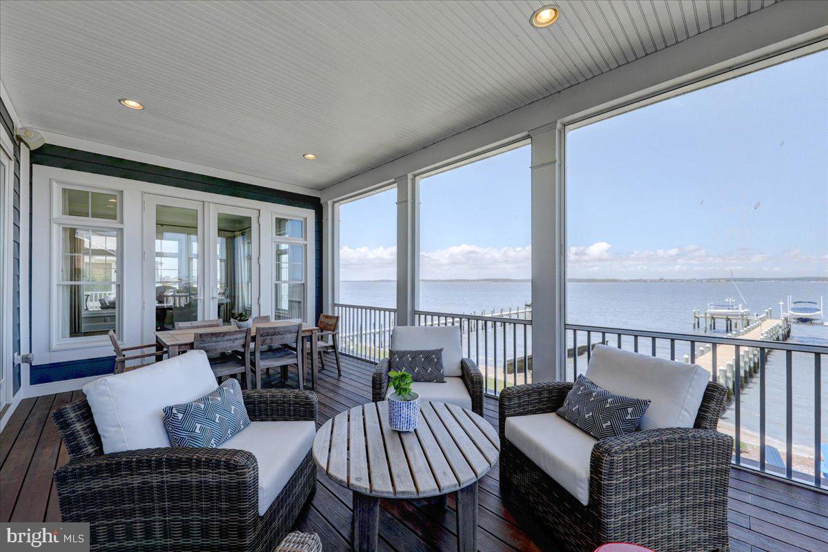 IRONS LANE - Residential