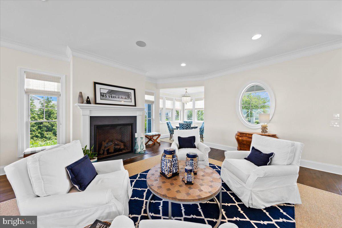 IRONS LANE - Residential