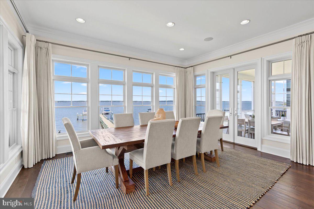 IRONS LANE - Residential