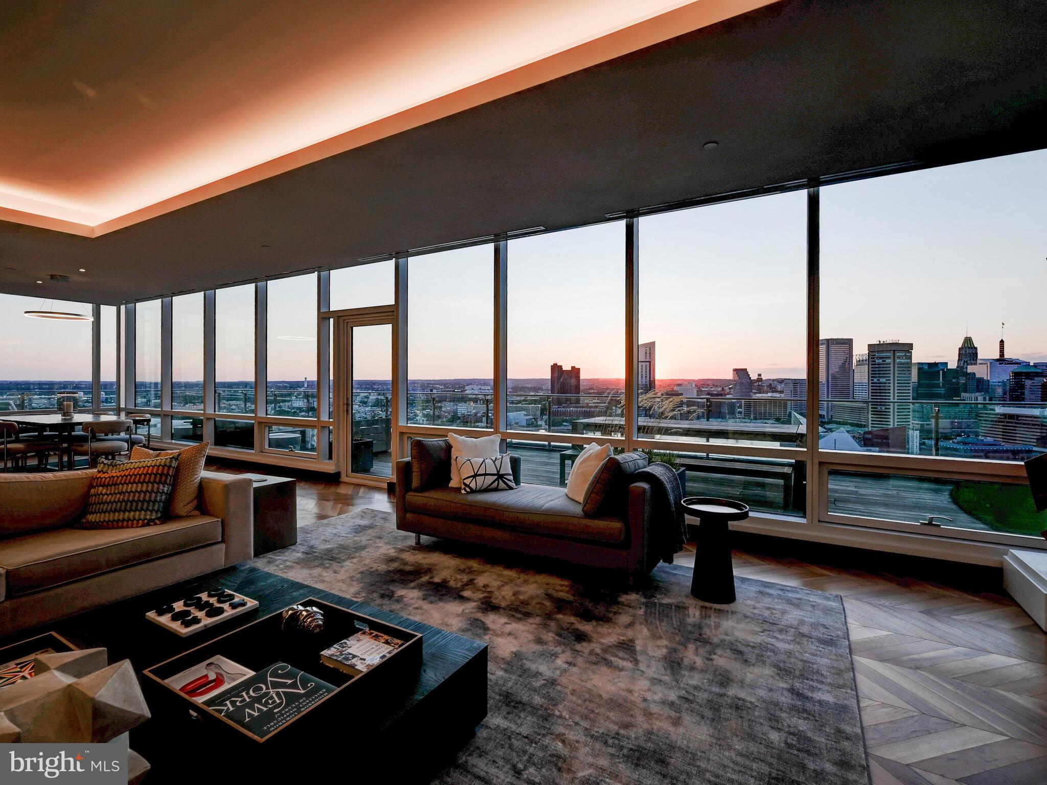 FOUR SEASONS PRIVATE RESIDENCES - Residential