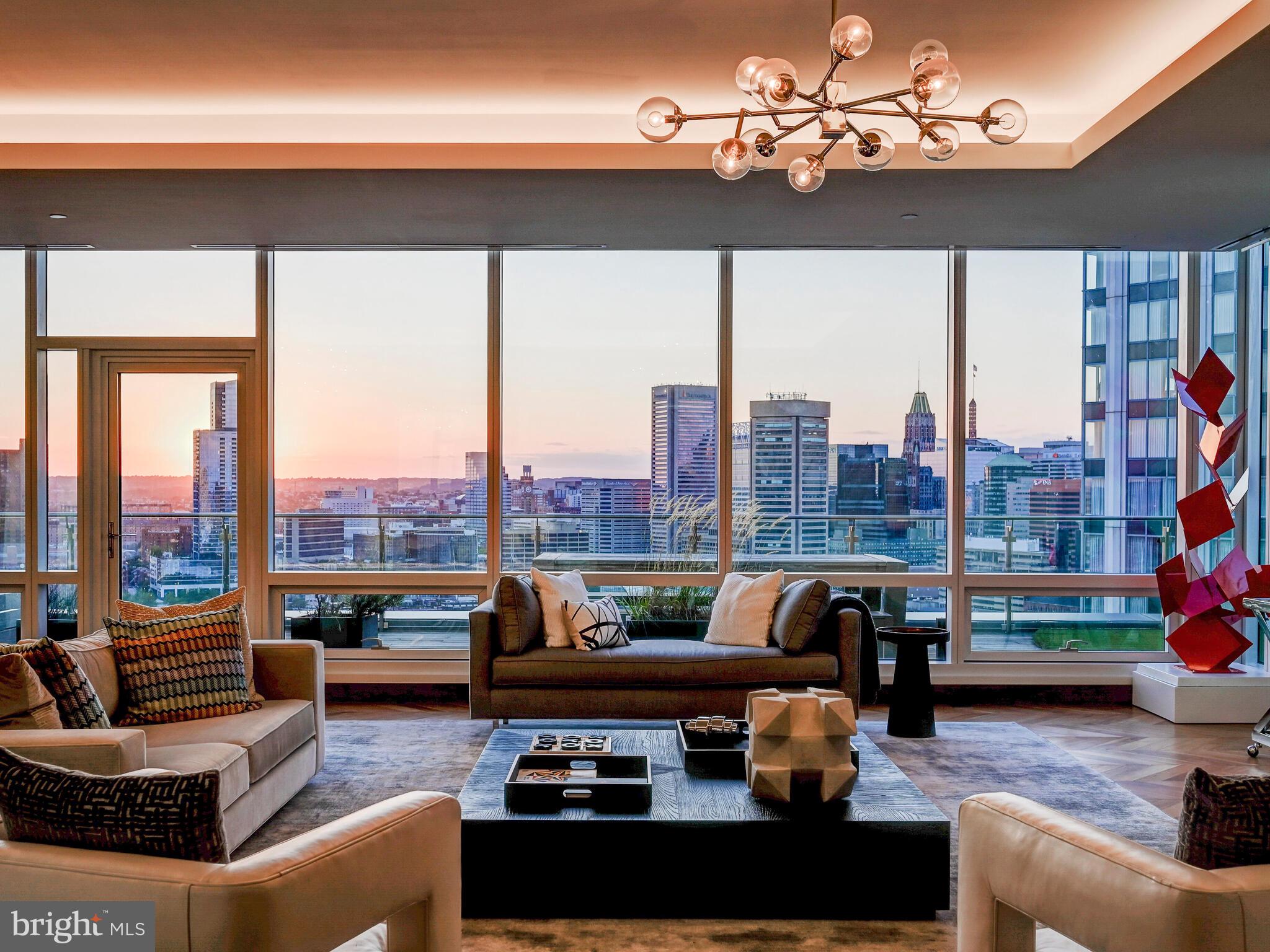FOUR SEASONS PRIVATE RESIDENCES - Residential