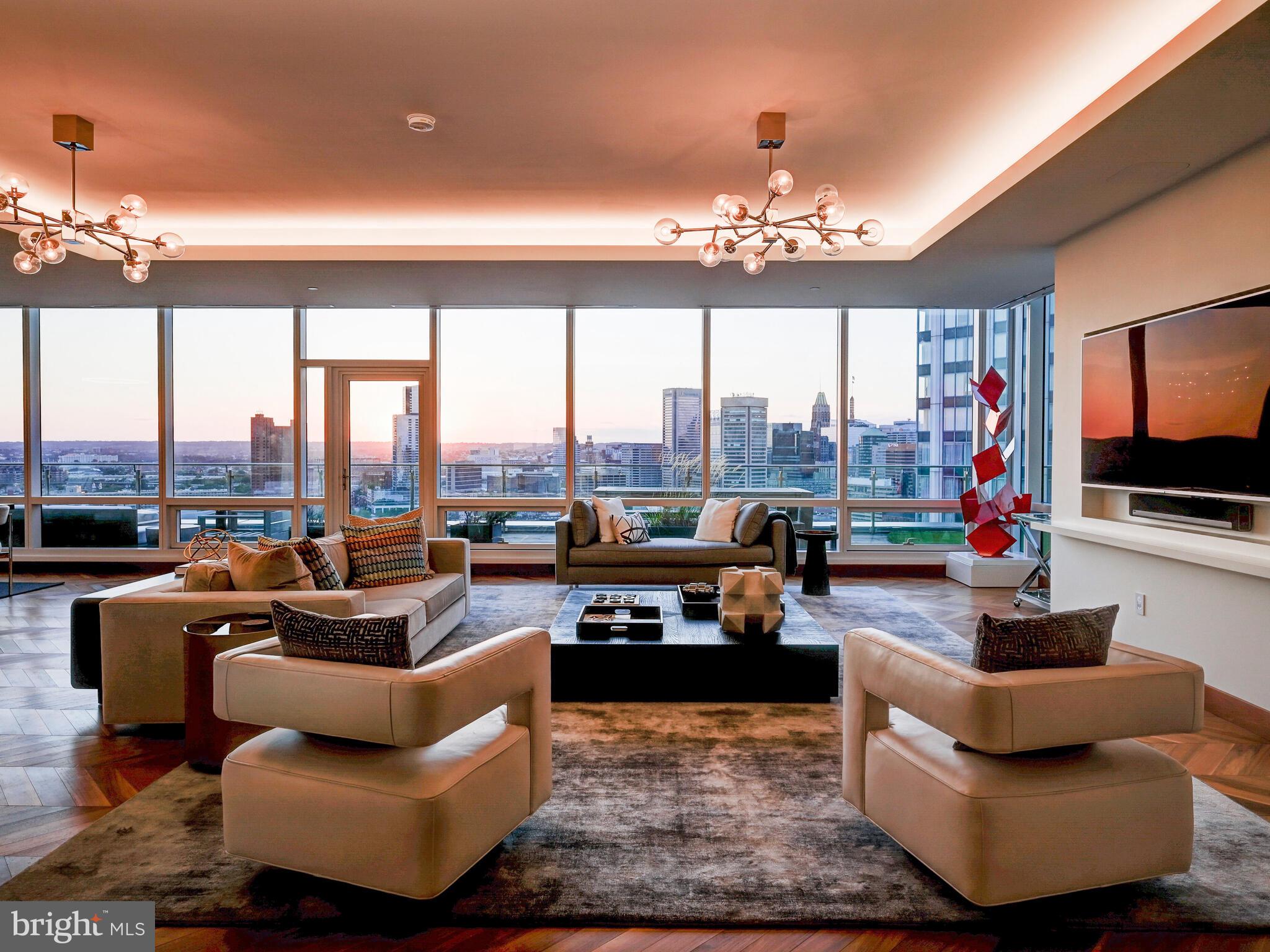 FOUR SEASONS PRIVATE RESIDENCES - Residential