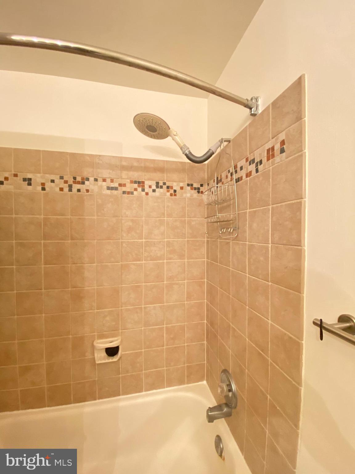 DUNN LORING VILLAGE - Residential Lease