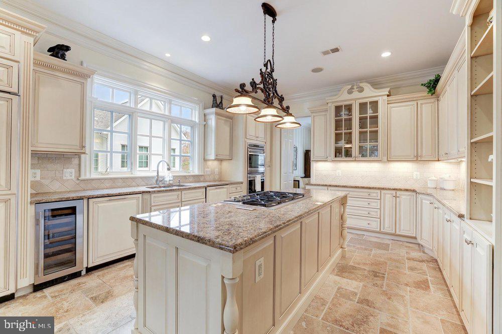 COUNTRY CLUB HILLS - Residential