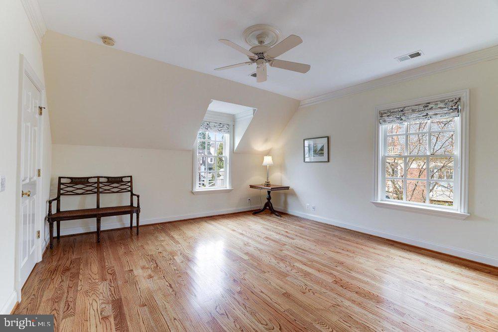 COUNTRY CLUB HILLS - Residential