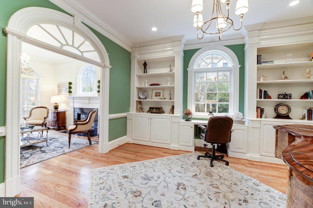 COUNTRY CLUB HILLS - Residential