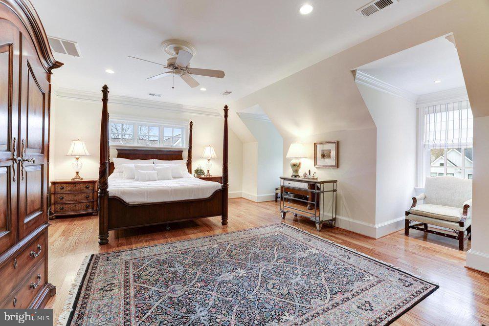 COUNTRY CLUB HILLS - Residential